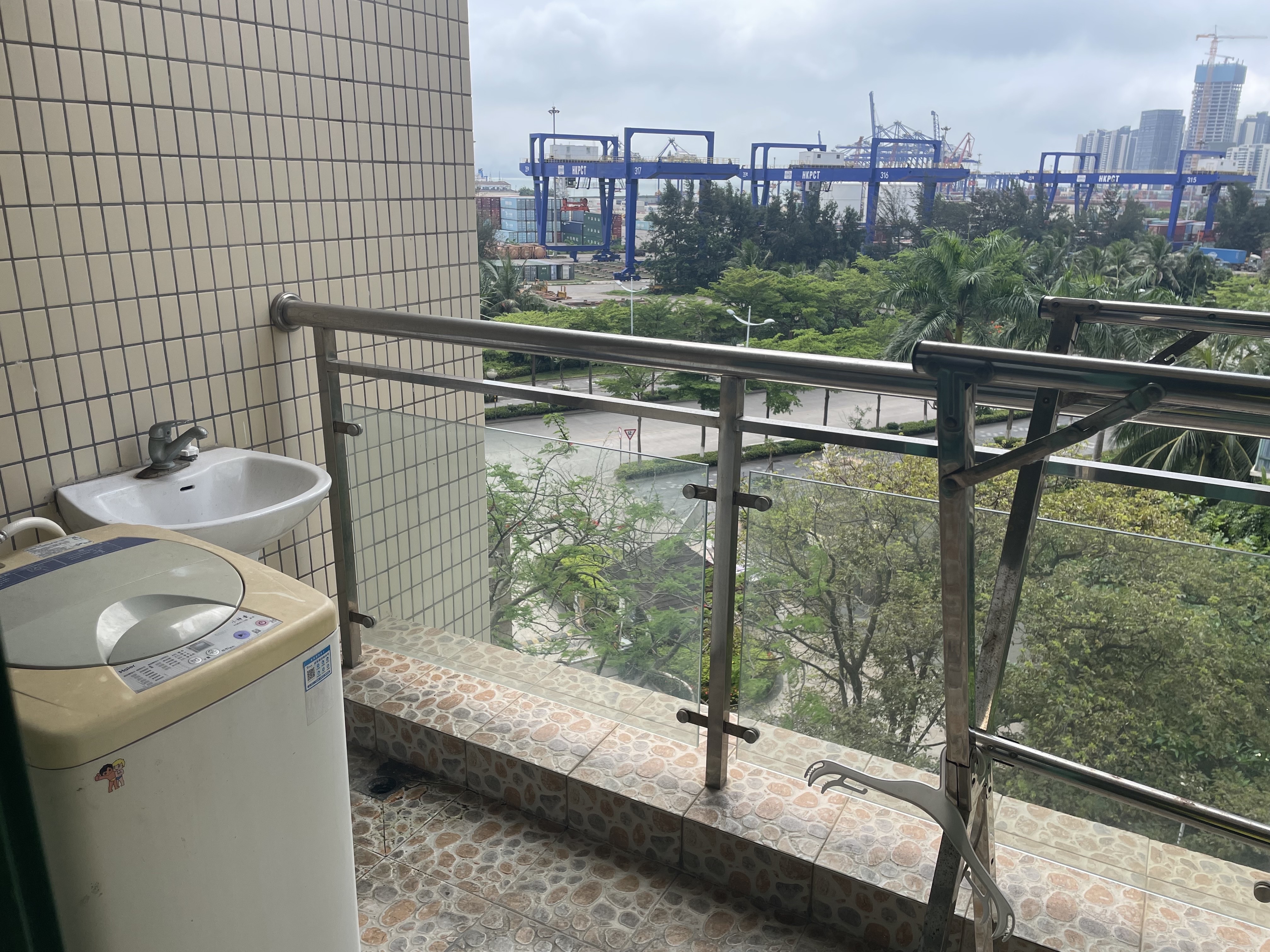 金外滩 2室1厅1卫 120.0万 金外滩 2室1厅1卫 120.0万客厅