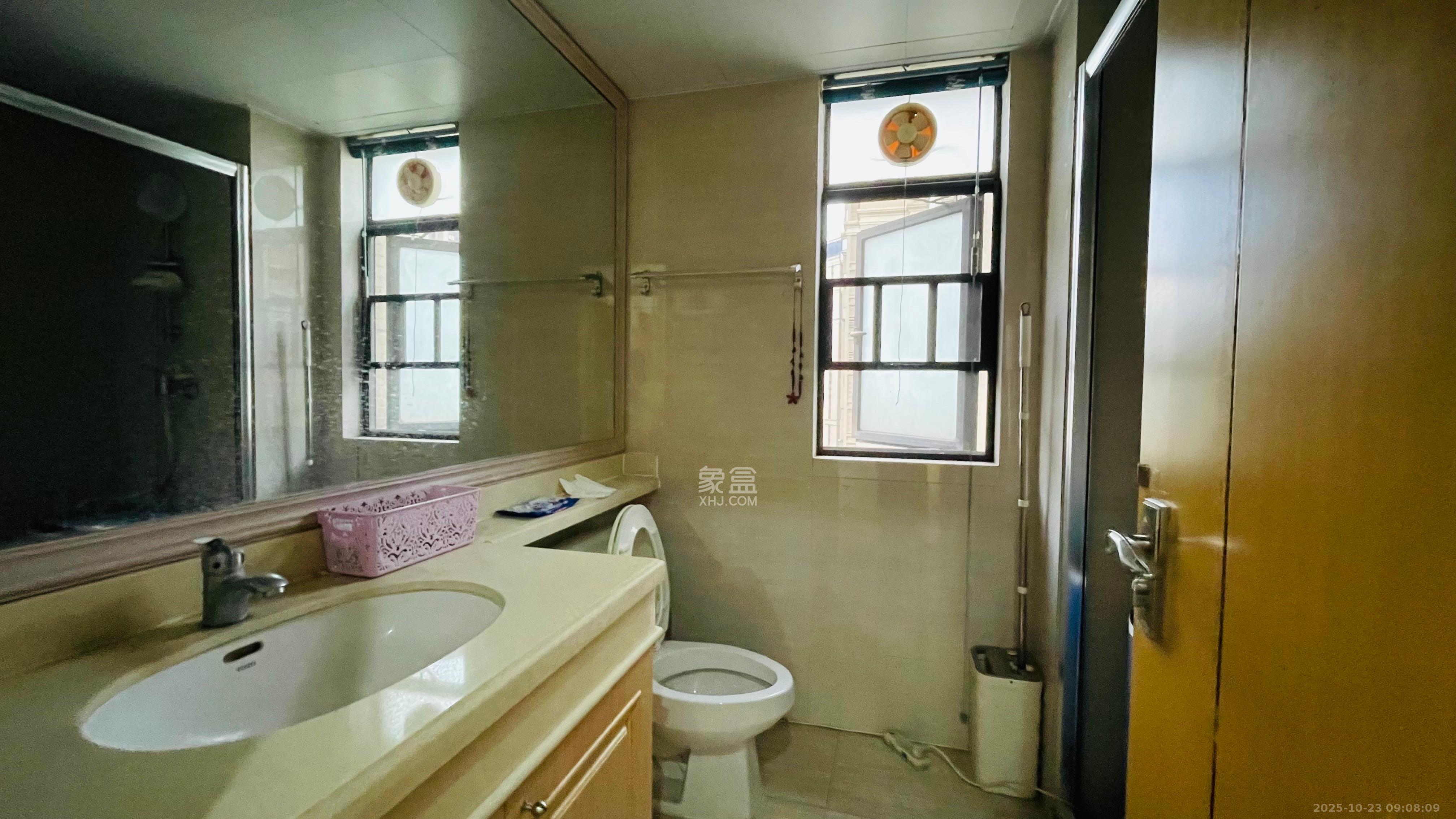 中海国际三期  3室2厅2卫    2300.0元/月室内图