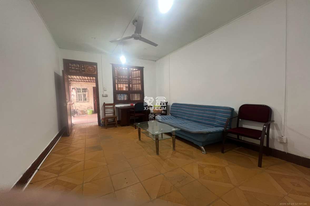 乔庄社区 2室1厅1卫 1200.0元/月 乔庄社区 2室1厅1卫 1200.0元/月室内图