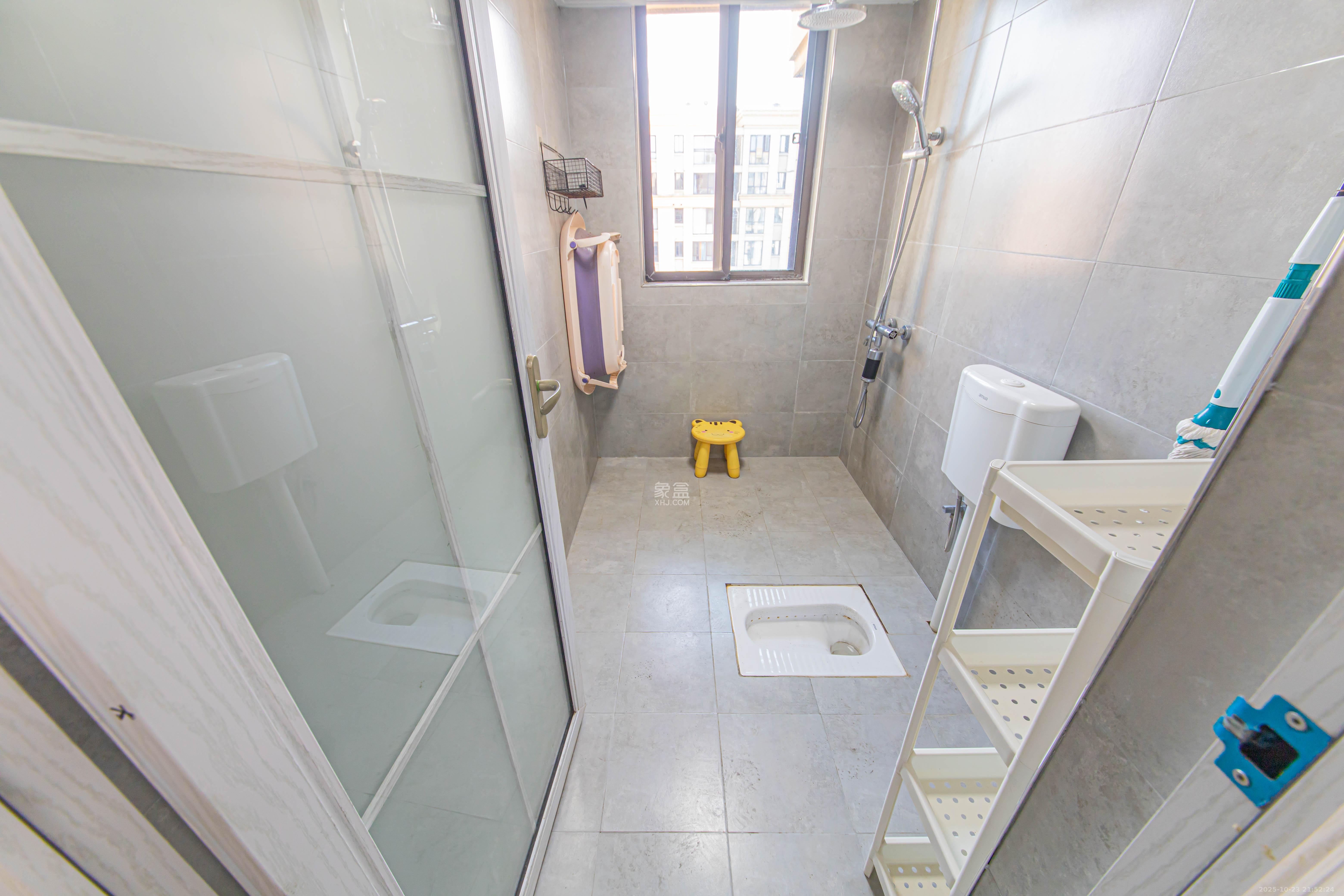 鑫远悦城(鑫远悦时代)  4室2厅2卫    108.0万 鑫远悦城(鑫远悦时代)  4室2厅2卫    108.0万卫生间