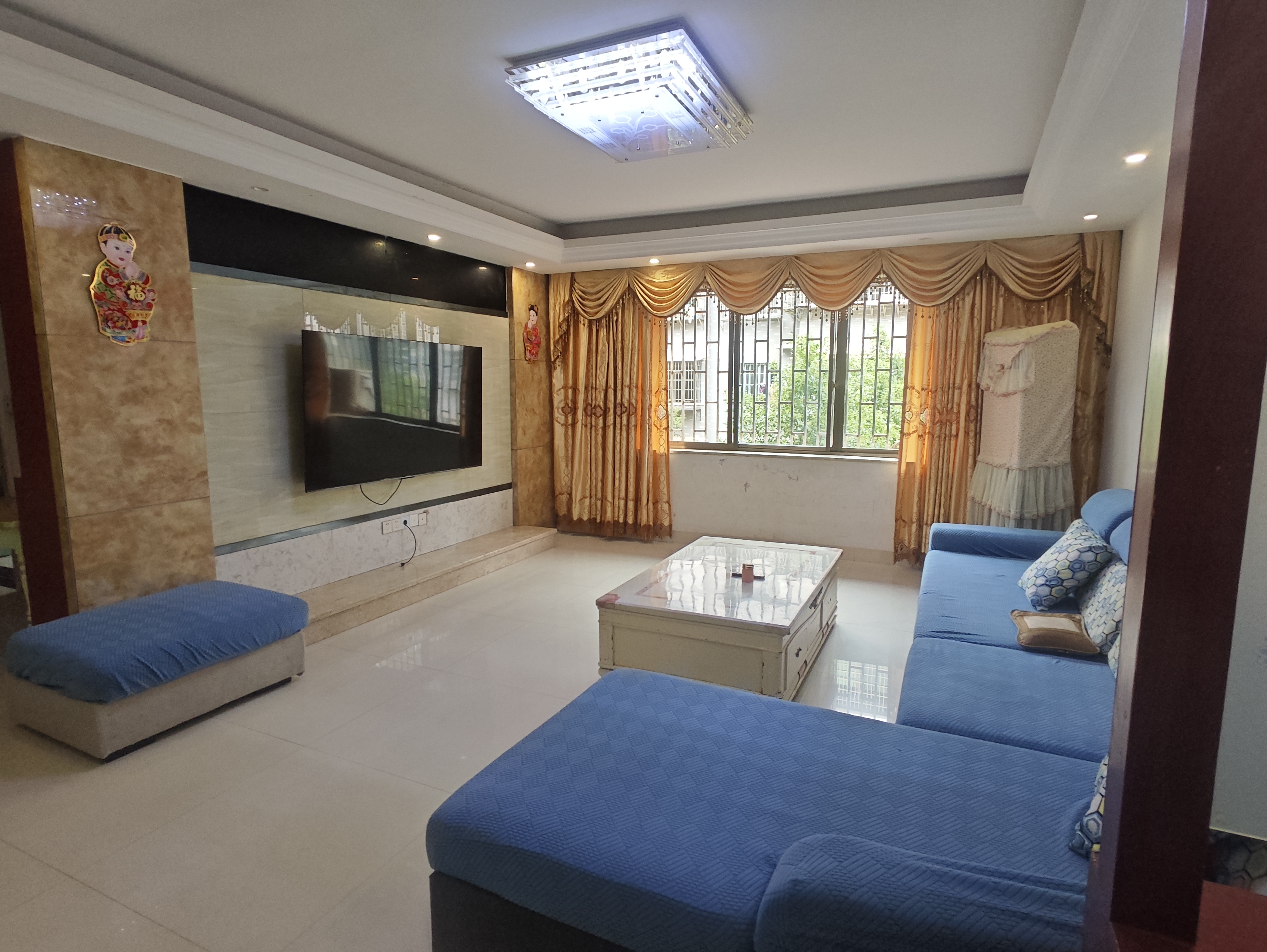 互助小区  3室1厅1卫    1400.0元/月户型图