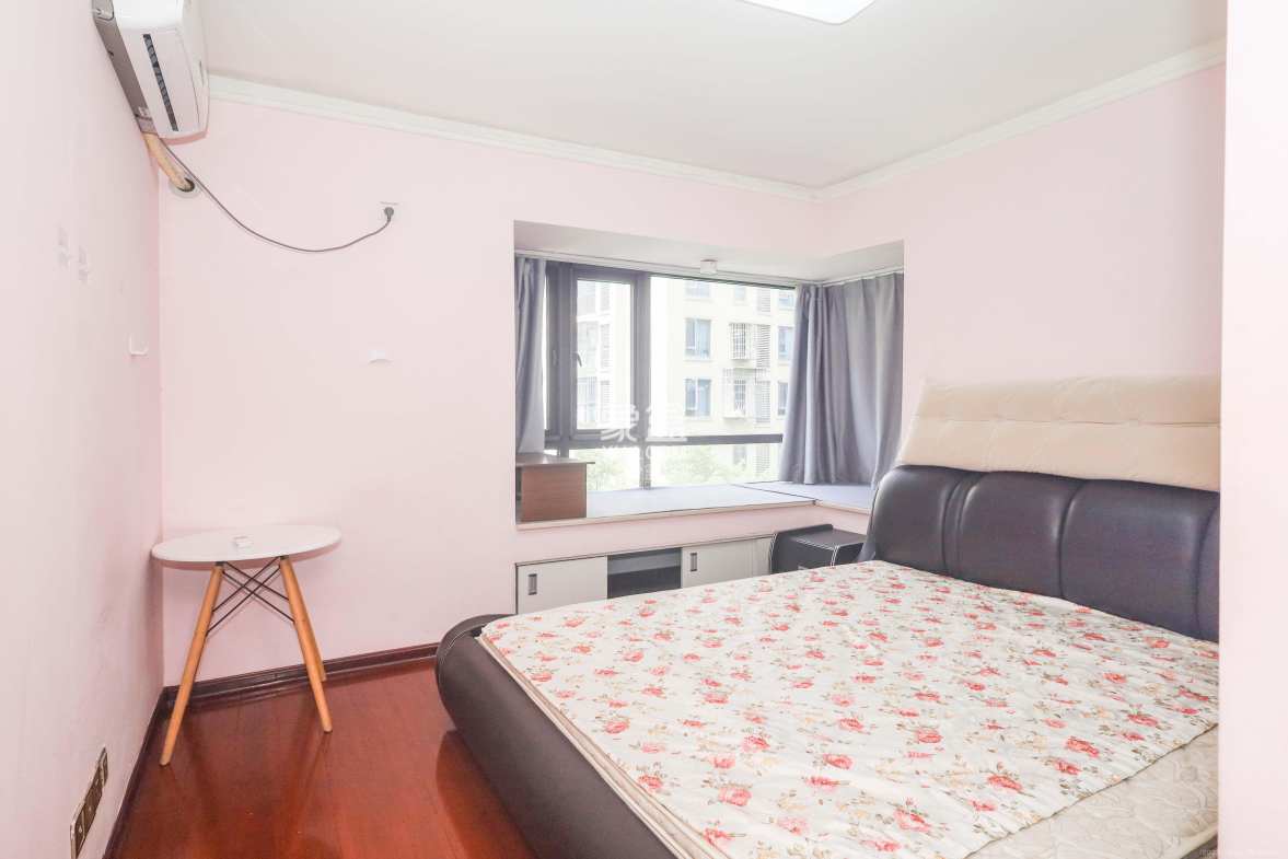 保利麓谷林语E区 3室2厅1卫 2400.0元/月 保利麓谷林语E区 3室2厅1卫 2400.0元/月室内图