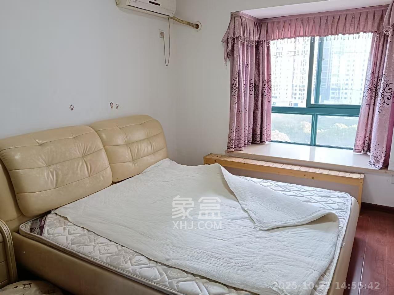 蝴蝶谷  3室2厅2卫    1800.0元/月室内图