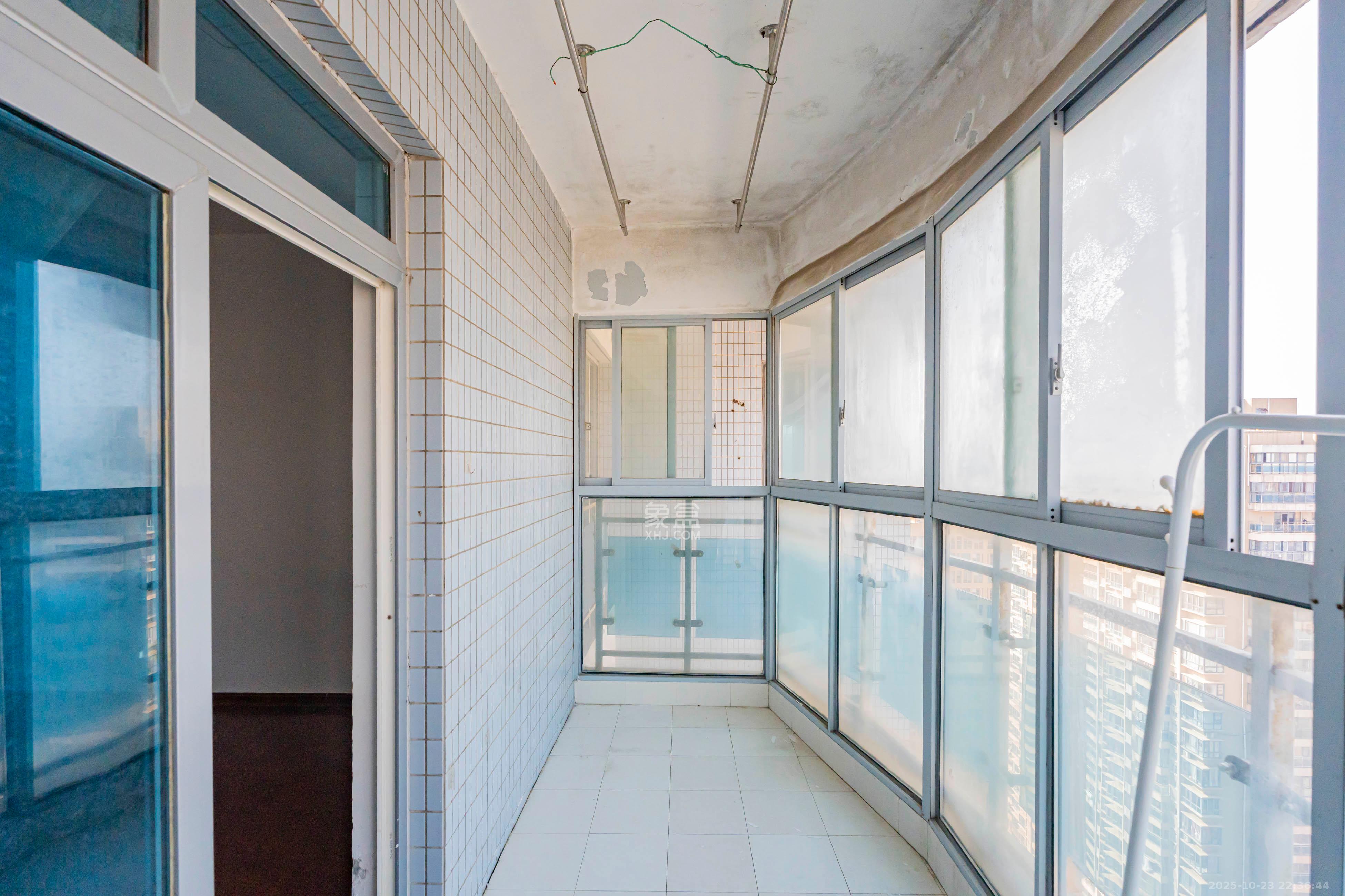 凯乐国际城  2室2厅1卫    85.0万 凯乐国际城  2室2厅1卫    85.0万阳台