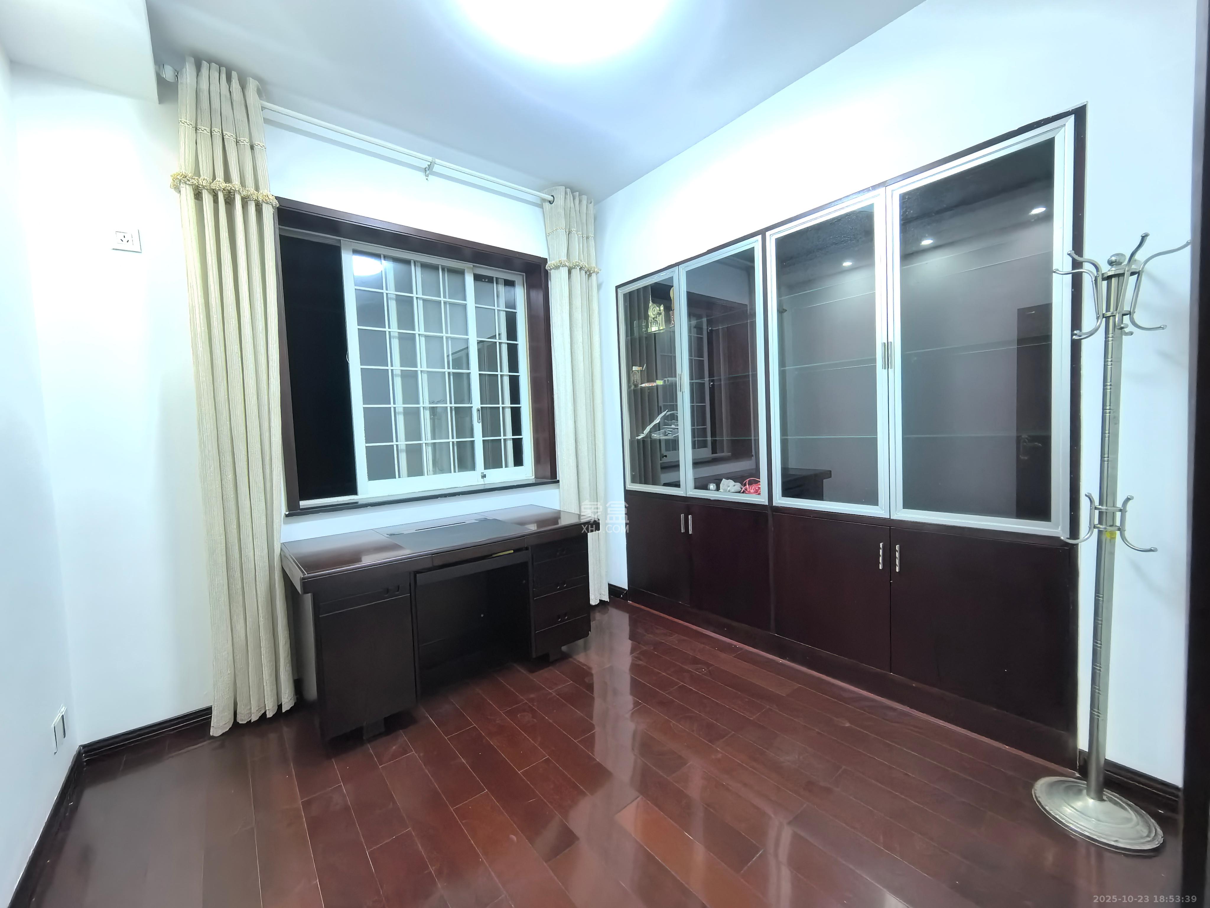 幸福里(幸福里一期) 4室2厅3卫 3500.0元/月 幸福里(幸福里一期) 4室2厅3卫 3500.0元/月室内图