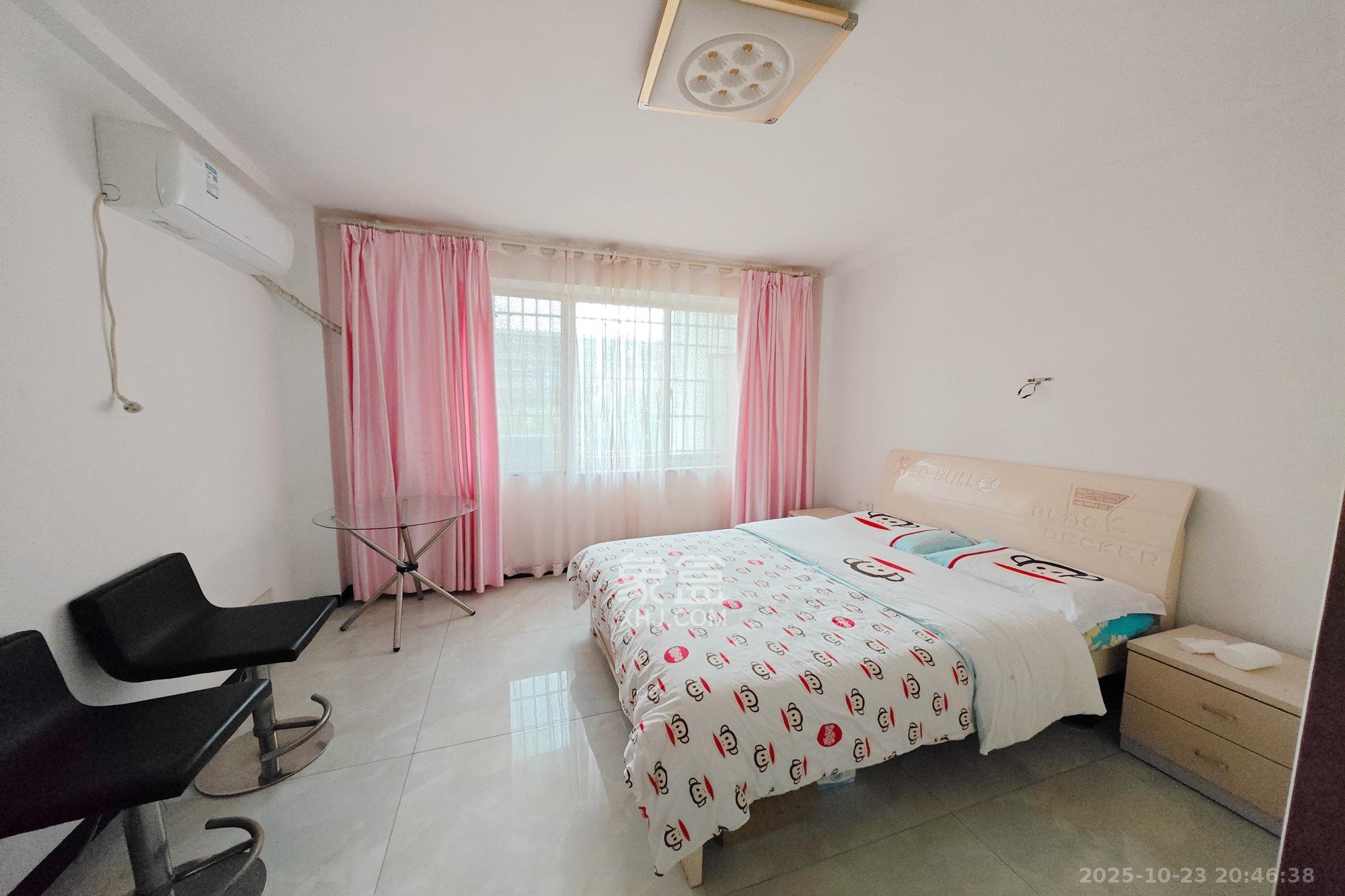 怡景民居 3室2厅2卫 65.0万 怡景民居 3室2厅2卫 65.0万卧室