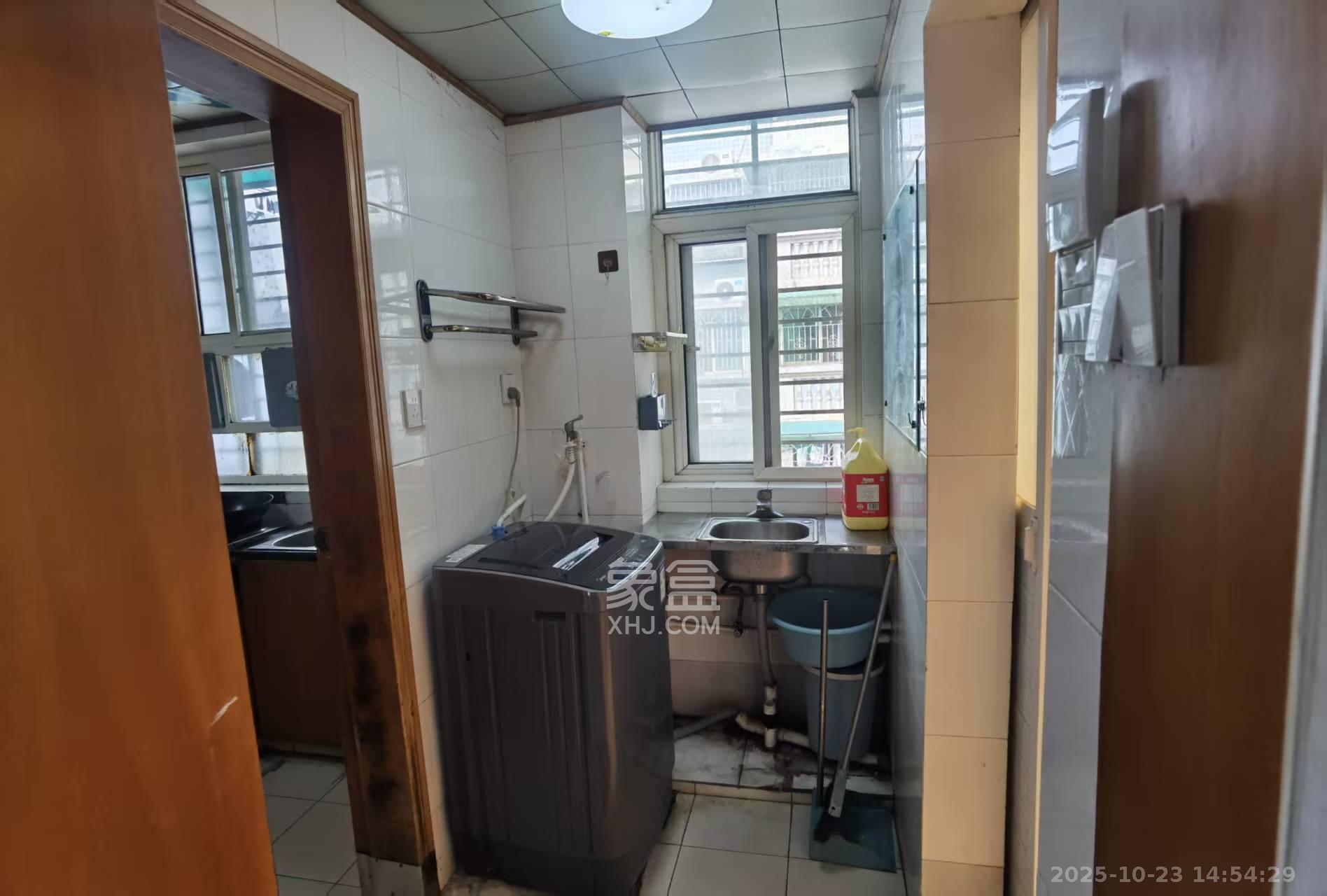 德政园  2室2厅1卫    1700.0元/月室内图