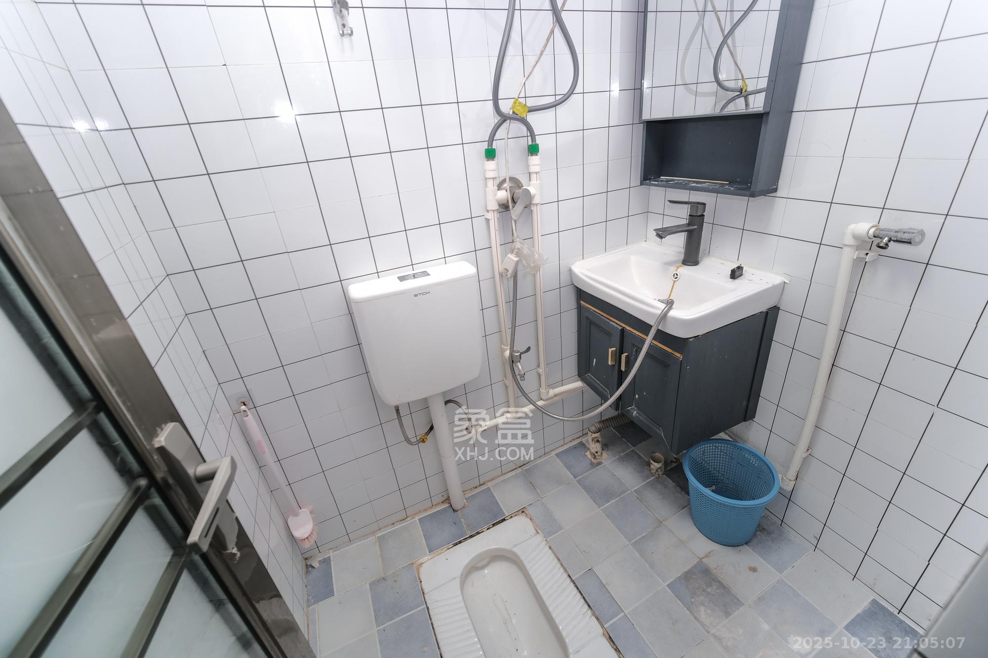 保利香槟国际  4室2厅2卫    108.0万 保利香槟国际  4室2厅2卫    108.0万卫生间