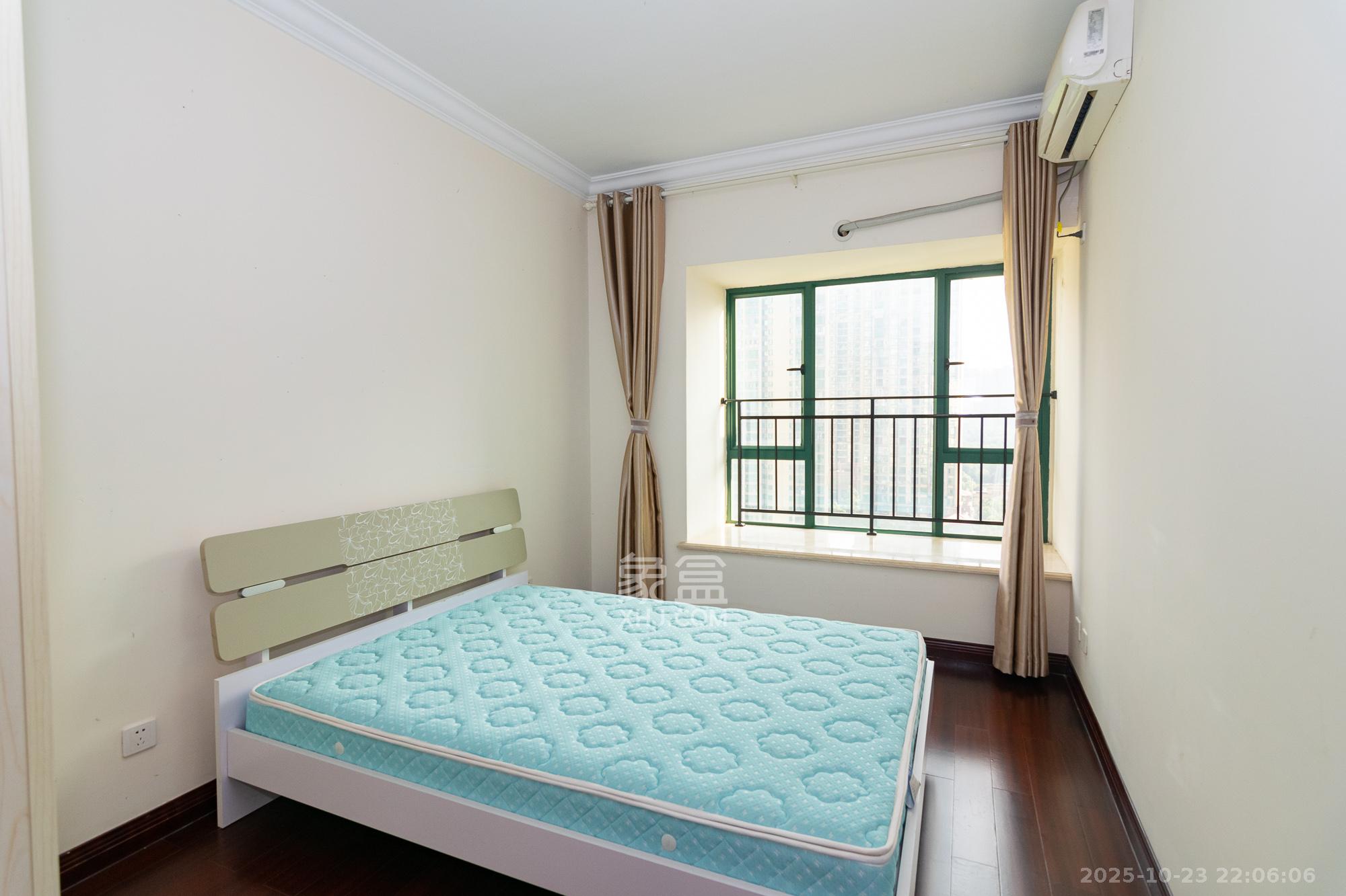 富基世纪公园  3室2厅2卫    83.0万卧室