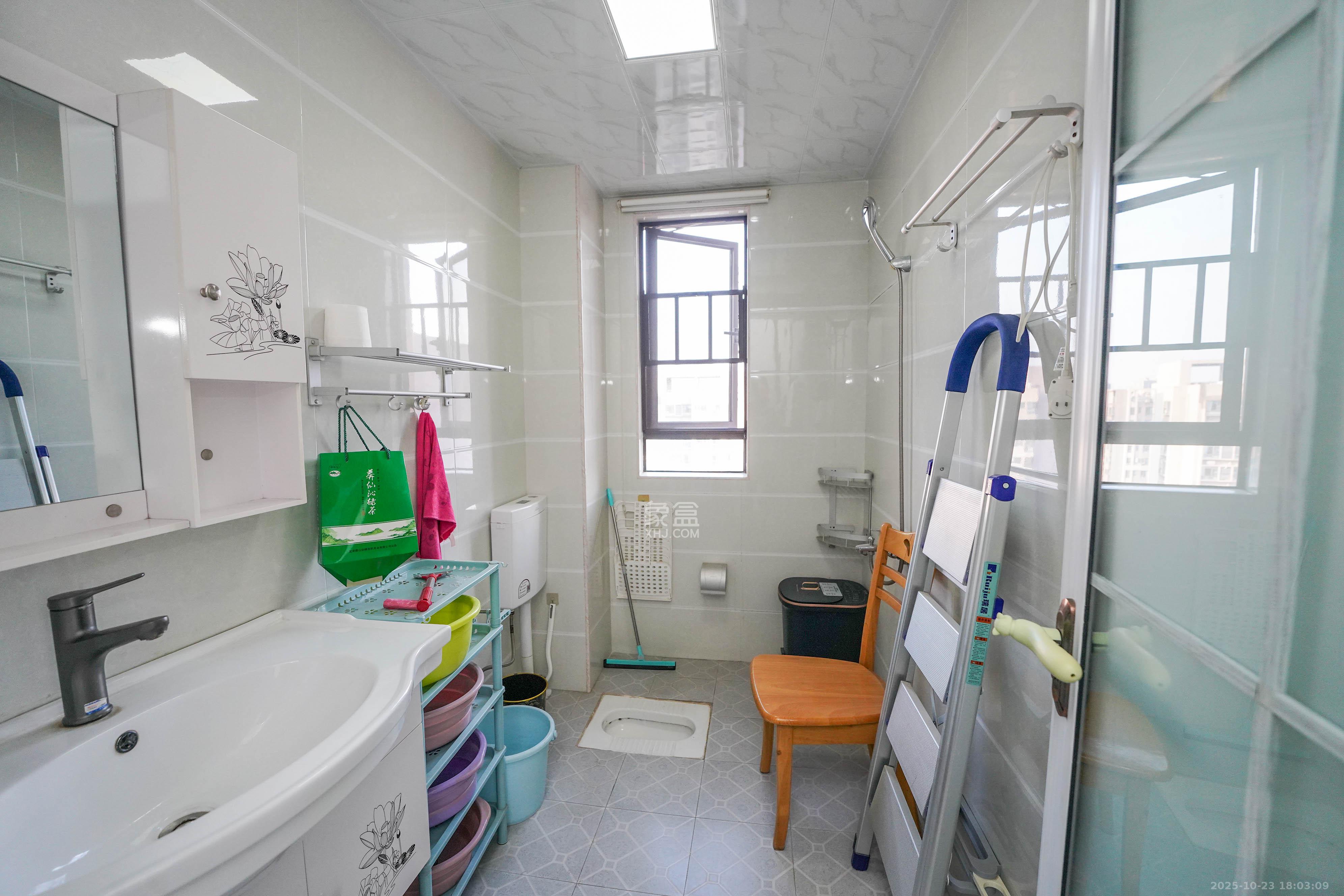 汇金城/嘉华城(二期、三期)  3室2厅2卫    120.0万 汇金城/嘉华城(二期、三期)  3室2厅2卫    120.0万卫生间