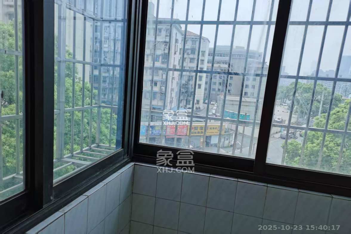 兴通园公寓  2室1厅1卫    1400.0元/月 兴通园公寓  2室1厅1卫    1400.0元/月室内图