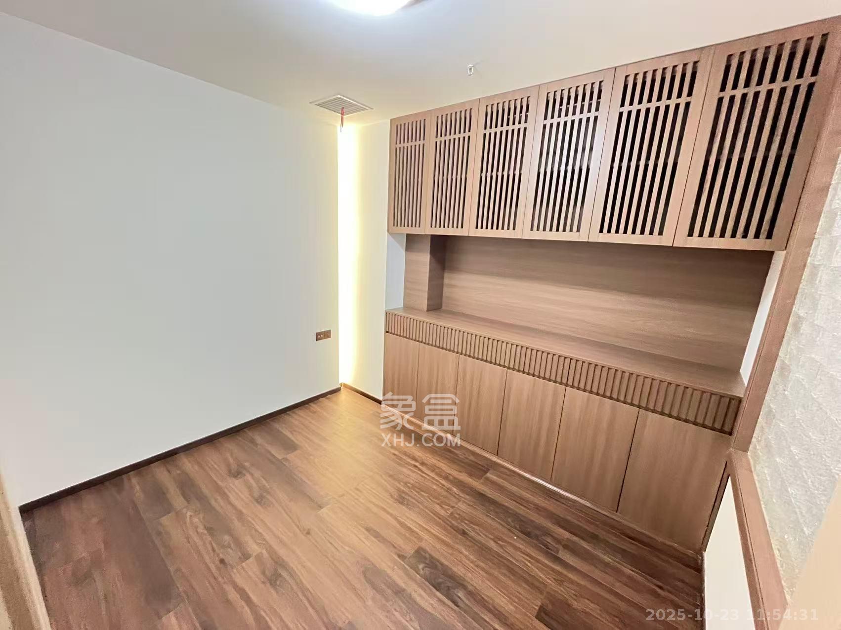 华润置地中心  1室0厅0卫    2500.0元/月 华润置地中心  1室0厅0卫    2500.0元/月室内图