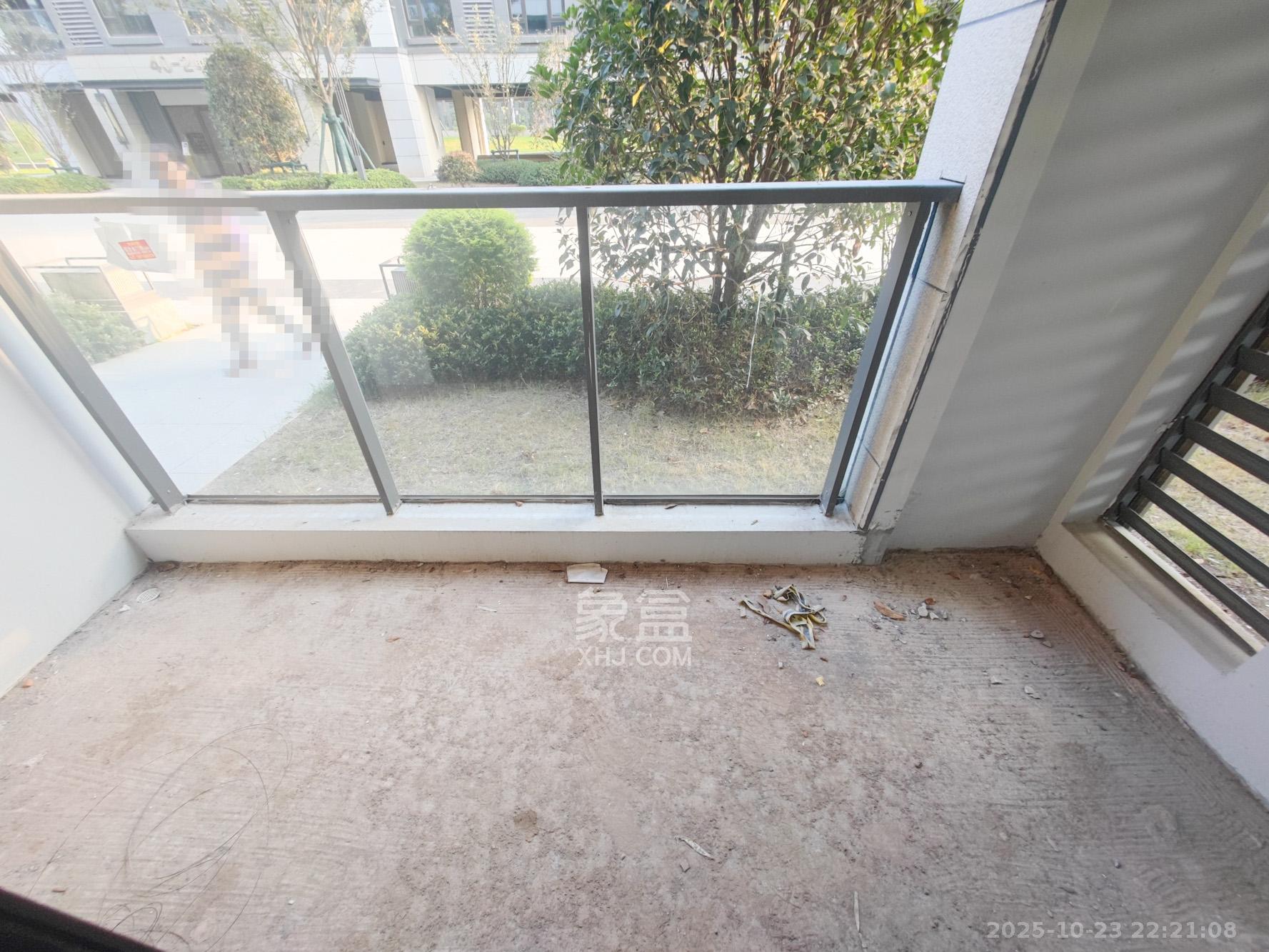 远洋红星天铂二期  3室2厅2卫    110.0万阳台