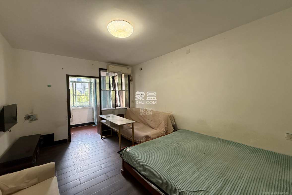 长坡社区  1室0厅1卫    1000.0元/月 长坡社区  1室0厅1卫    1000.0元/月室内图