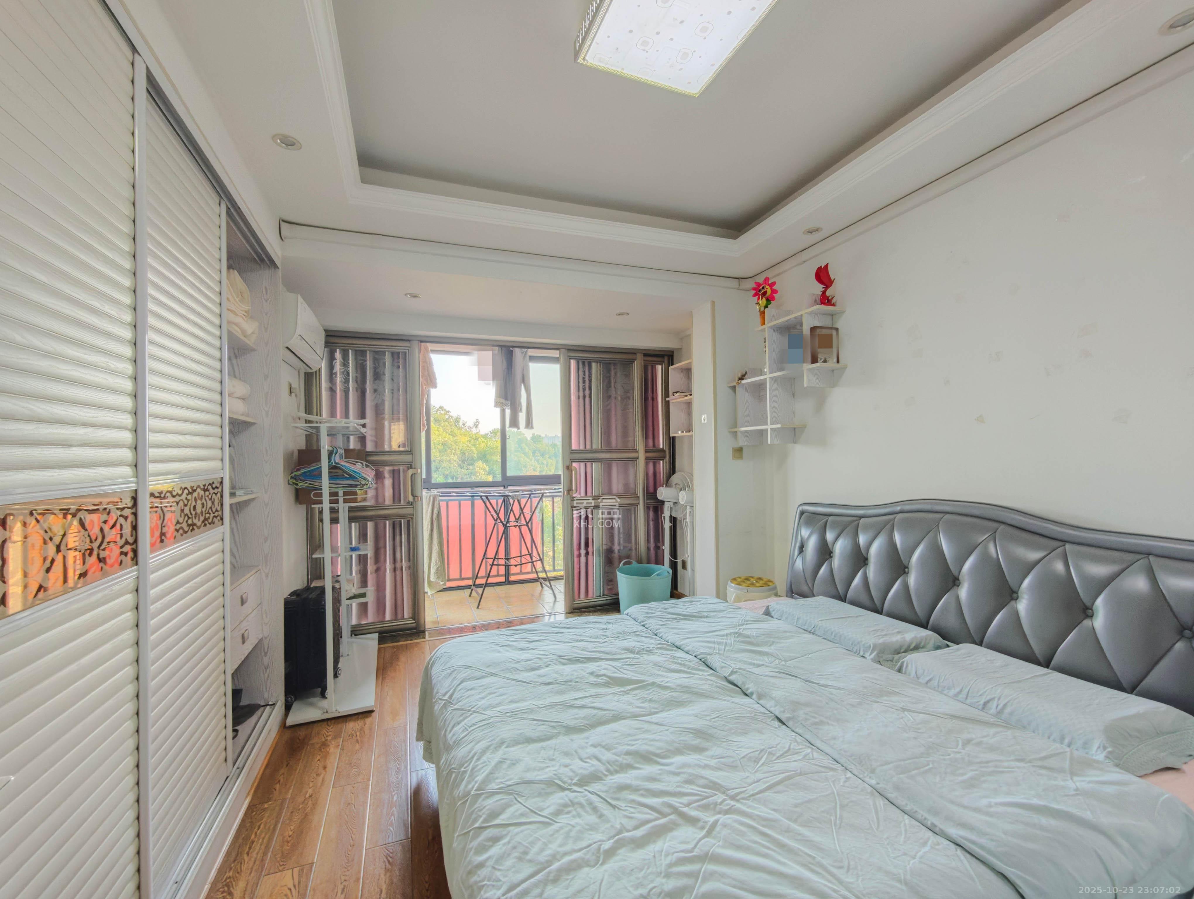 长房南屏锦源 4室2厅2卫 115.0万 长房南屏锦源 4室2厅2卫 115.0万卧室