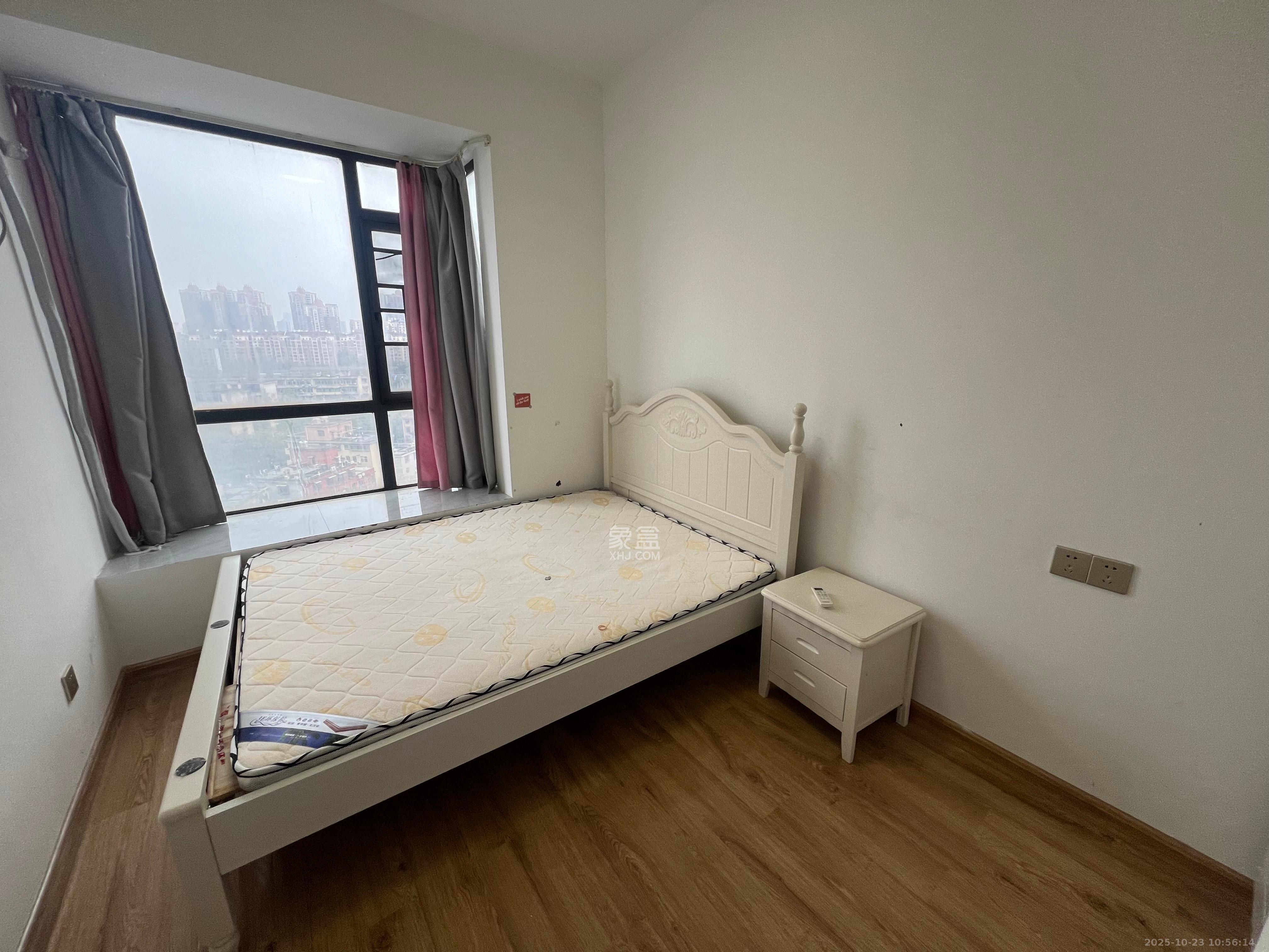 金领家族  3室1厅1卫    2200.0元/月室内图