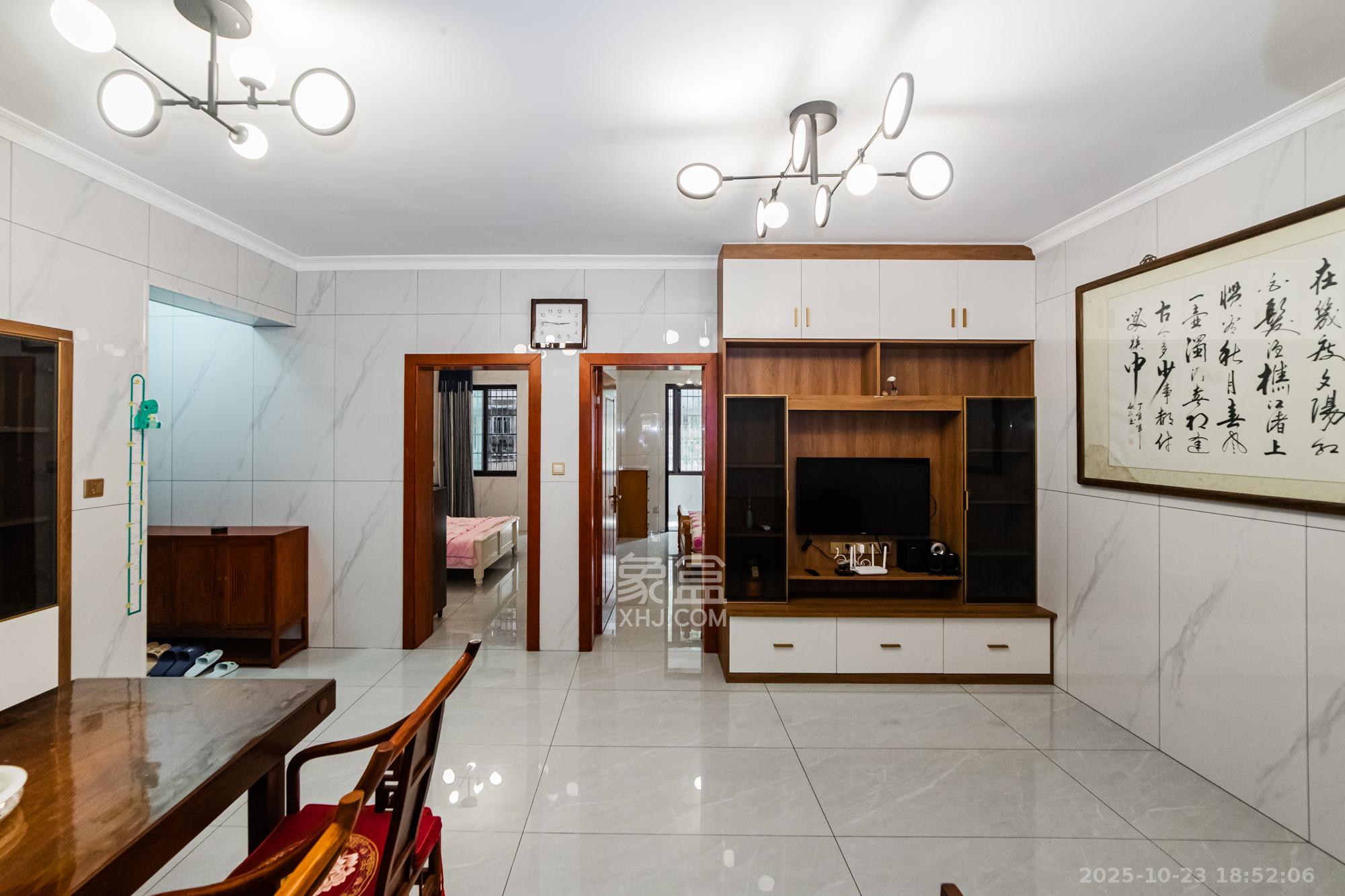 陈家湖小区  1室0厅0卫    88.0万客厅