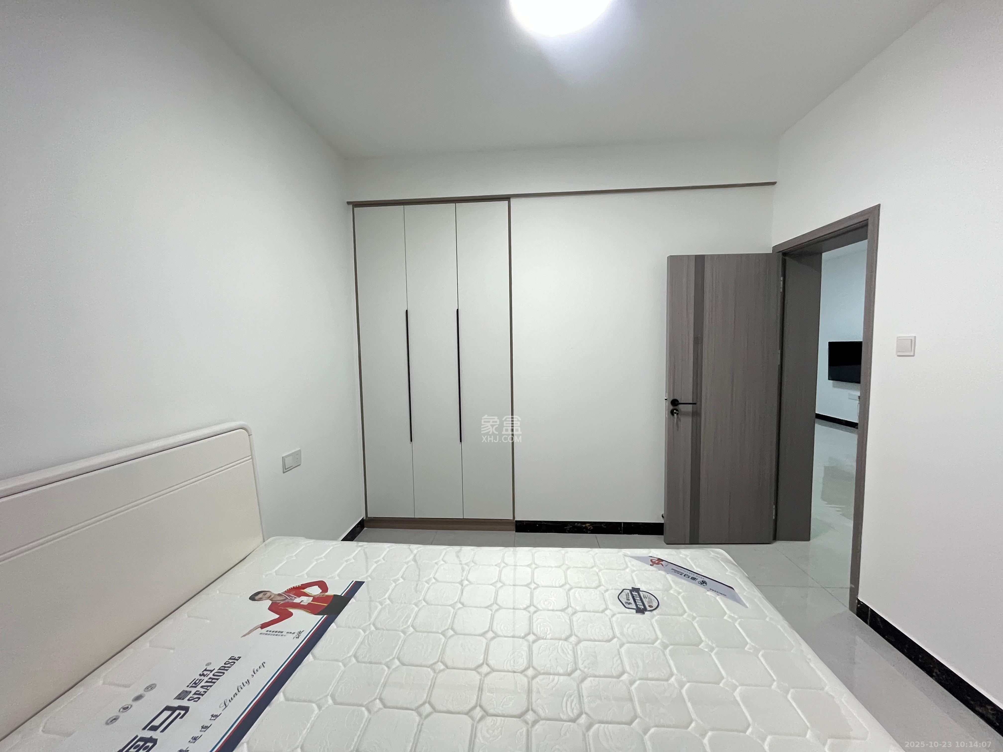 湘湖一村（三湘五金水暖机电市场）  3室2厅1卫    2400.0元/月室内图