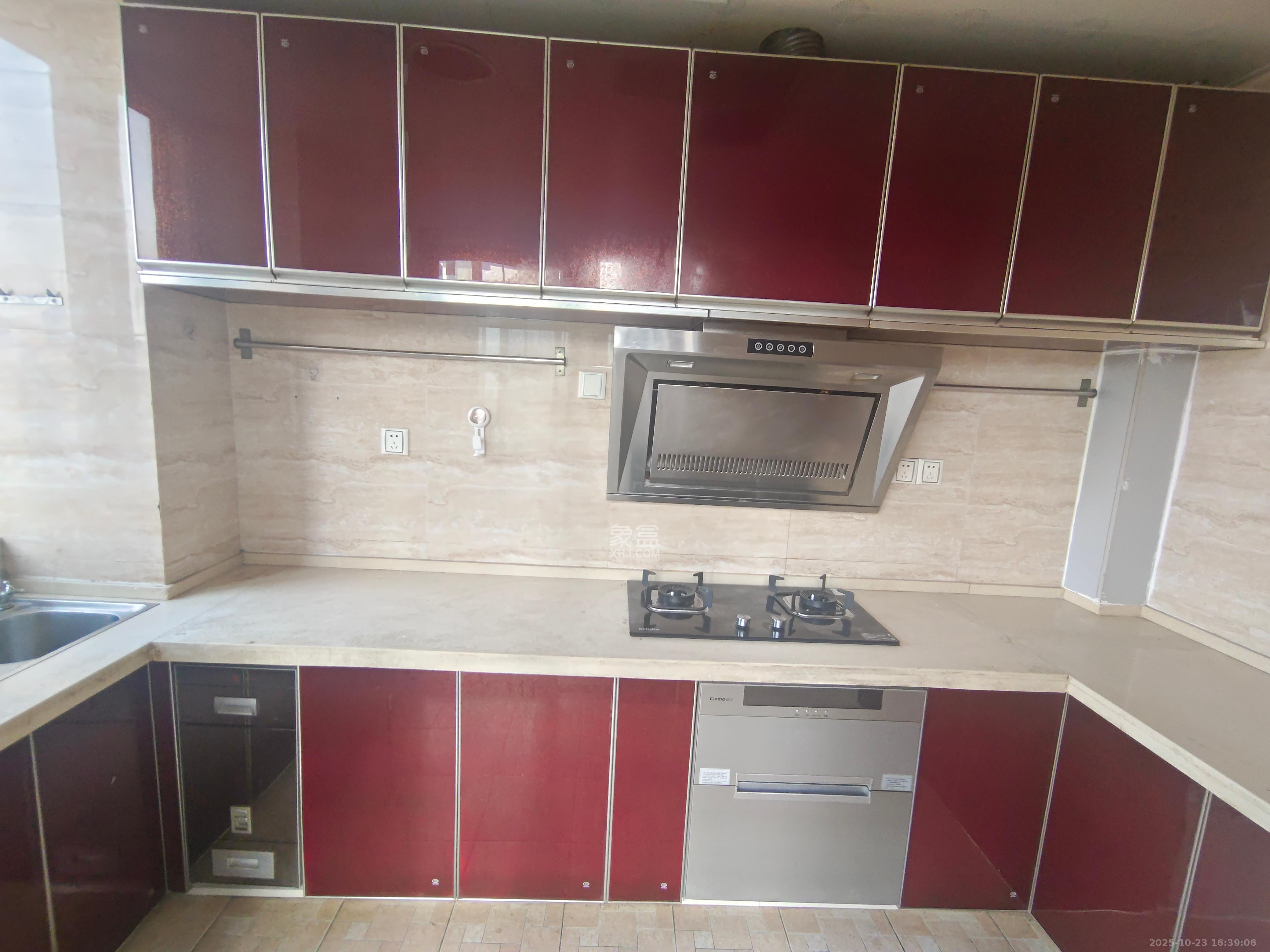 山语城一期 1室2厅2卫 2100.0元/月 山语城一期 1室2厅2卫 2100.0元/月室内图