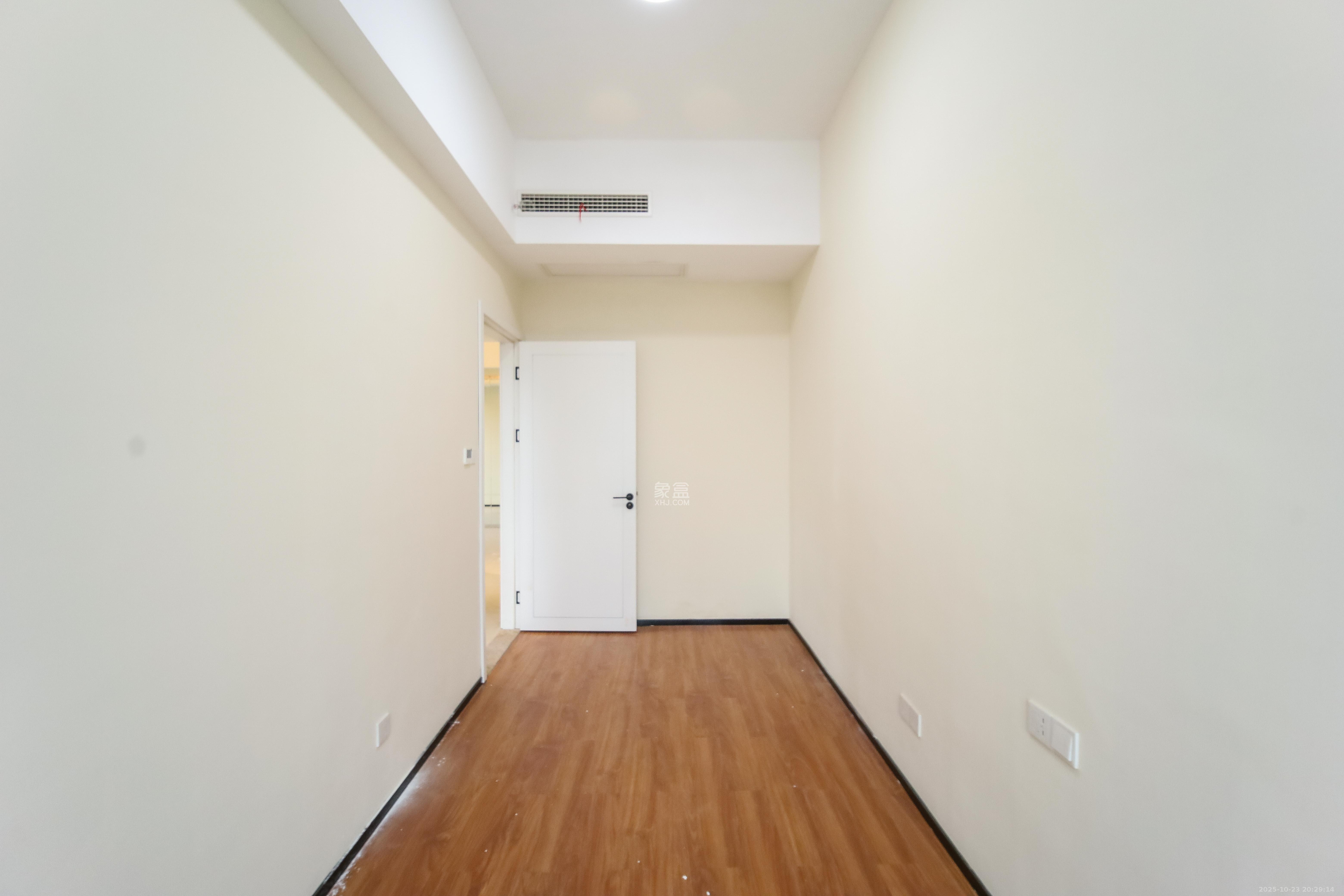 恒大珺悦府  3室2厅1卫    80.0万卧室