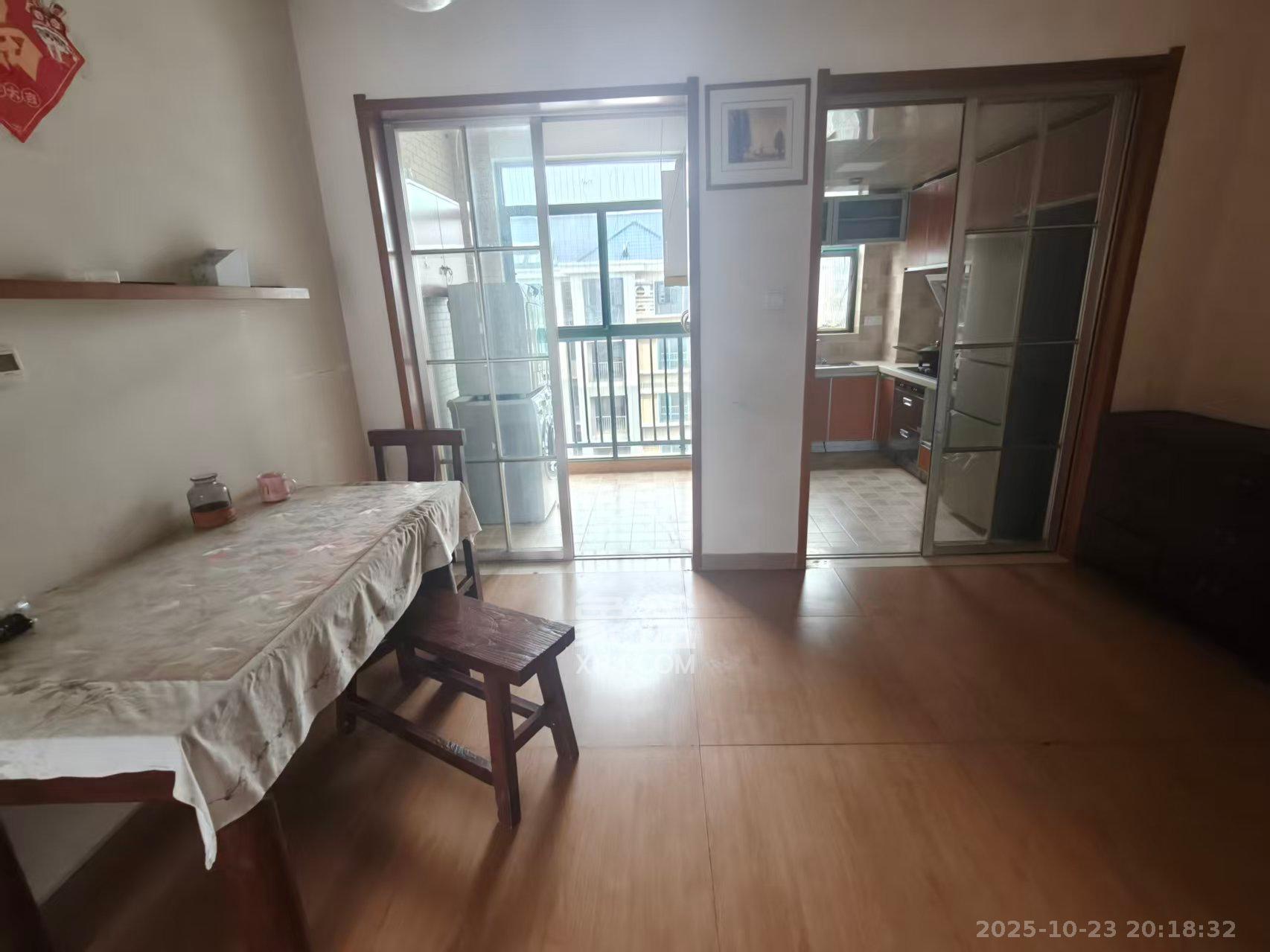 华天苑 3室2厅1卫 2500.0元/月 华天苑 3室2厅1卫 2500.0元/月室内图