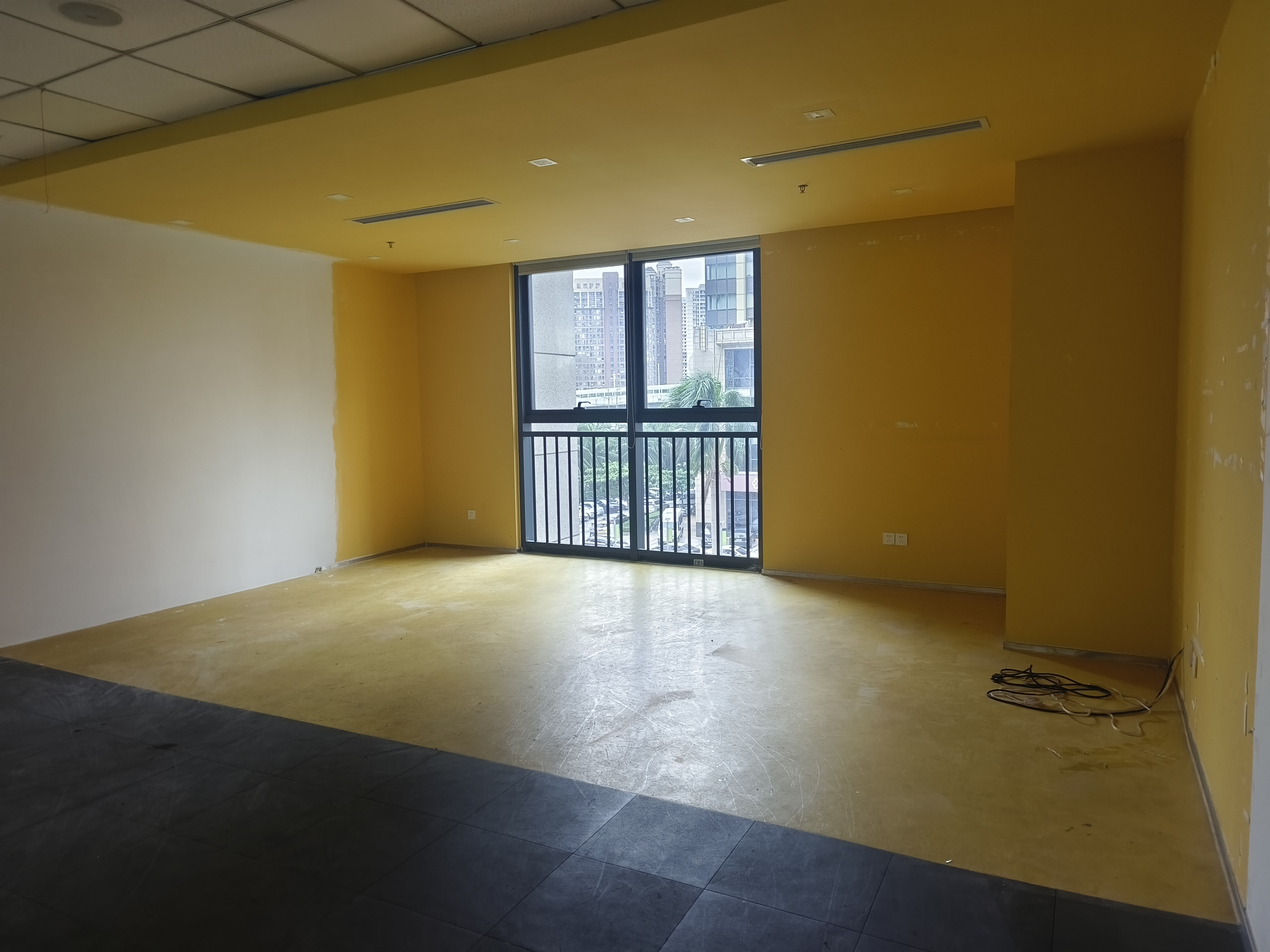 互联网金融大厦   176.8㎡      14144.0元/月室内图