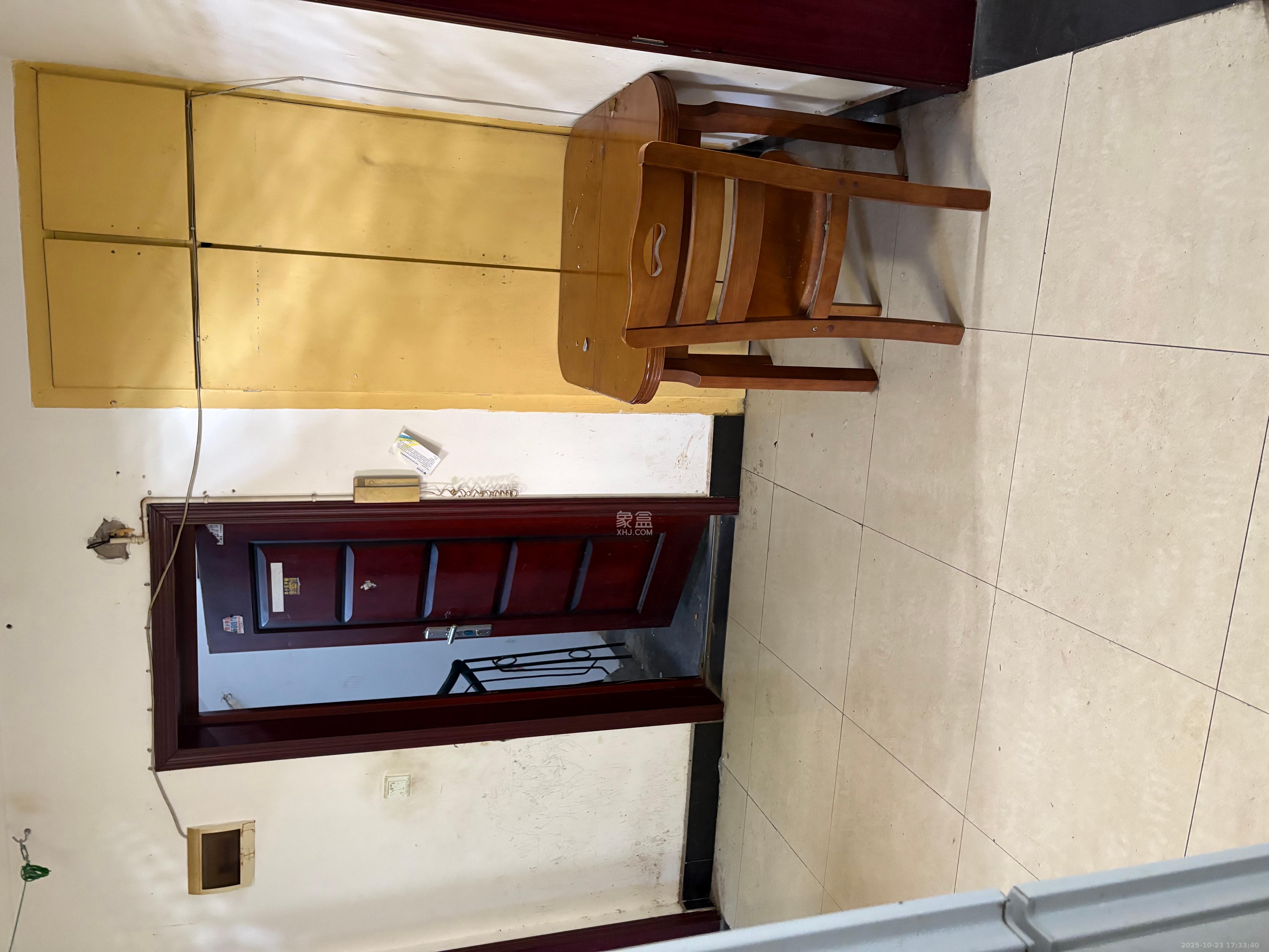 燕山街社区  3室1厅1卫    1600.0元/月室内图