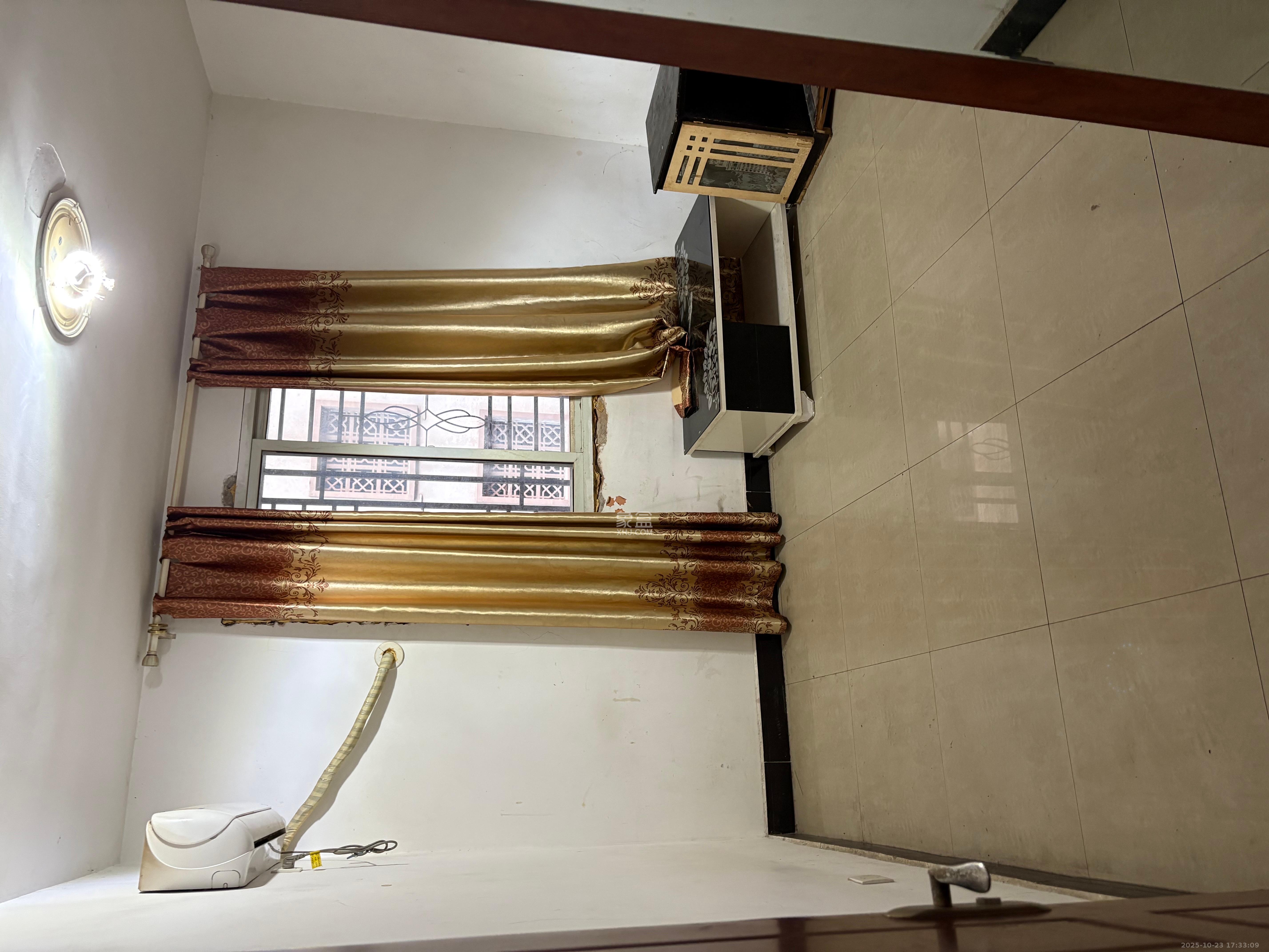 燕山街社区 3室1厅1卫 1600.0元/月 燕山街社区 3室1厅1卫 1600.0元/月室内图