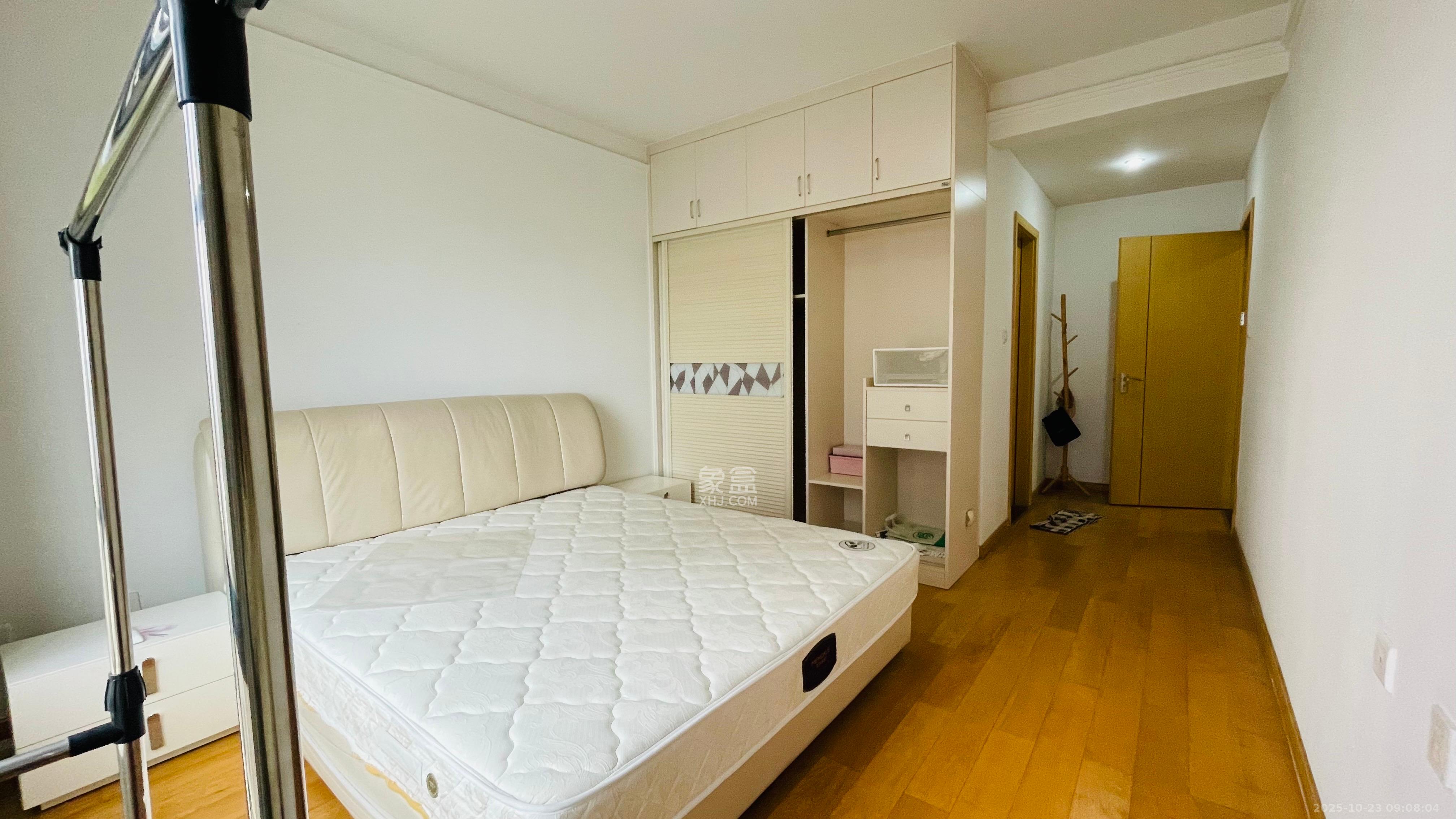 中海国际三期  3室2厅2卫    2300.0元/月室内图