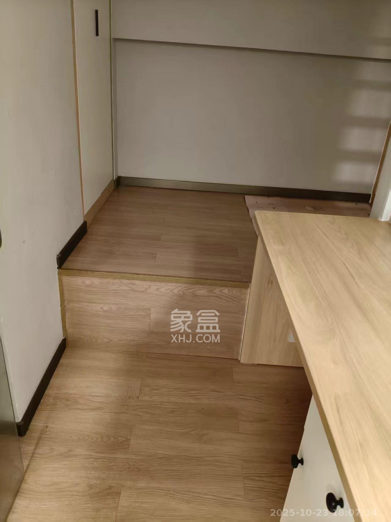 时代年华  1室0厅0卫    1300.0元/月室内图