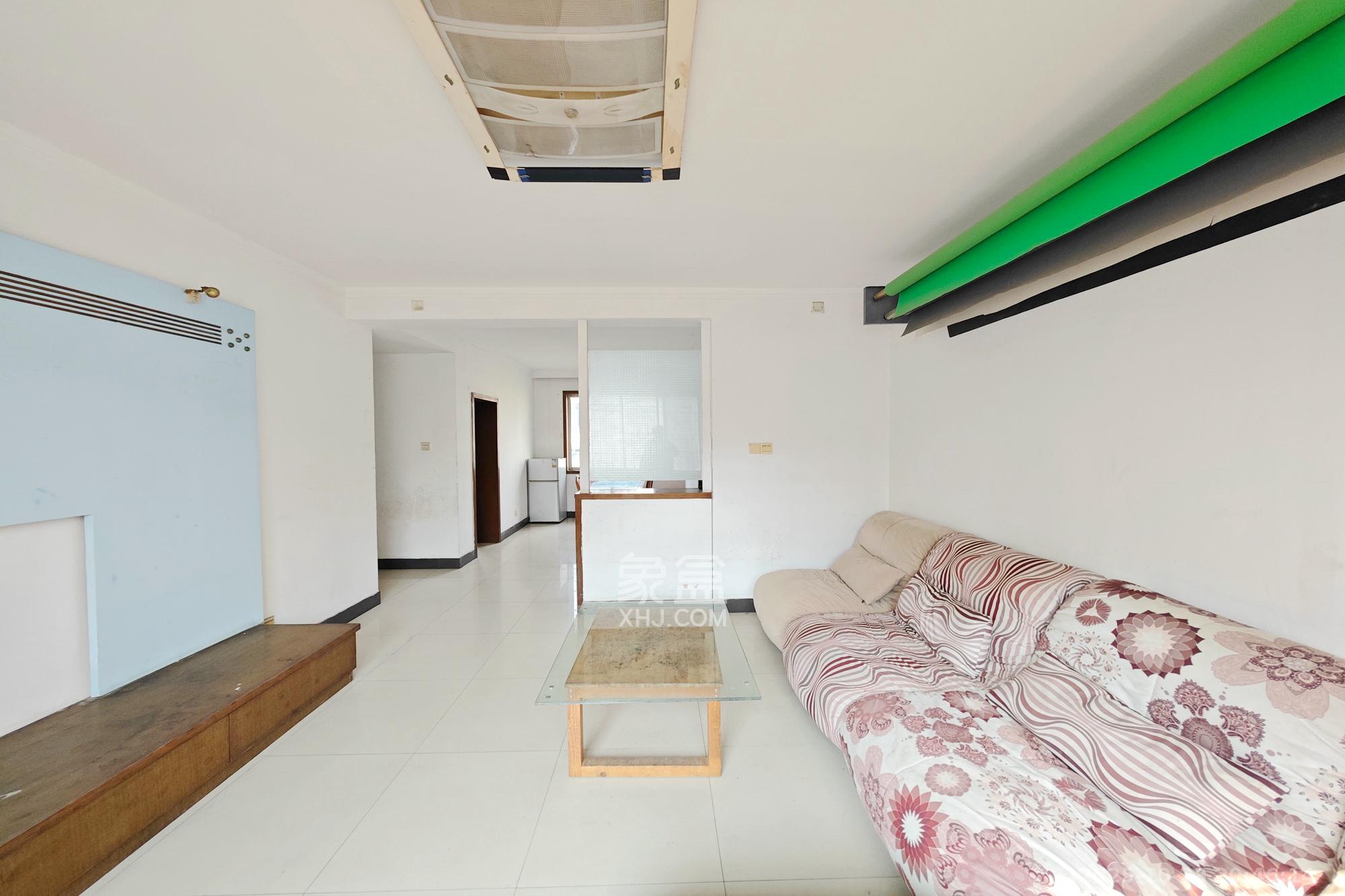 湖工家园  3室2厅1卫    68.8万 湖工家园  3室2厅1卫    68.8万客厅