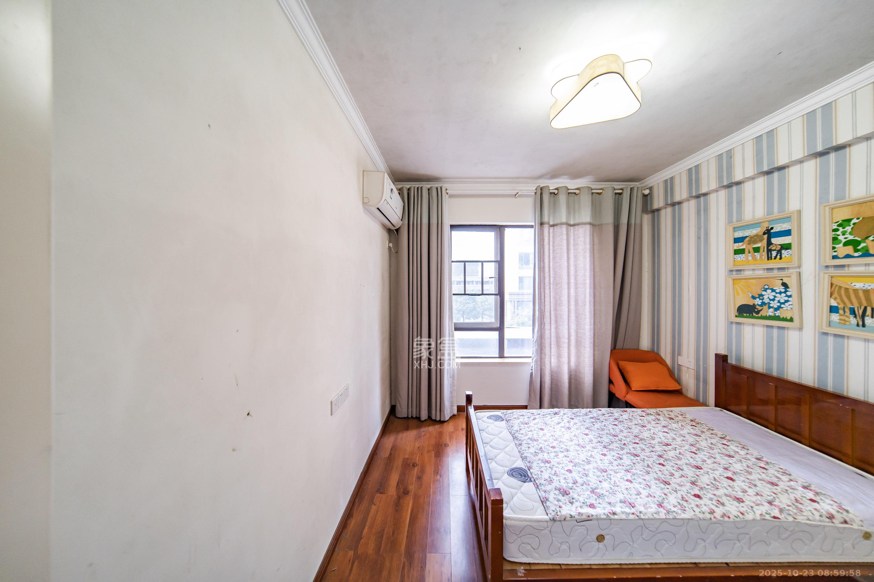 洋湖18克拉(旷远洋湖18克拉) 4室2厅2卫 3500.0元/月 洋湖18克拉(旷远洋湖18克拉) 4室2厅2卫 3500.0元/月室内图