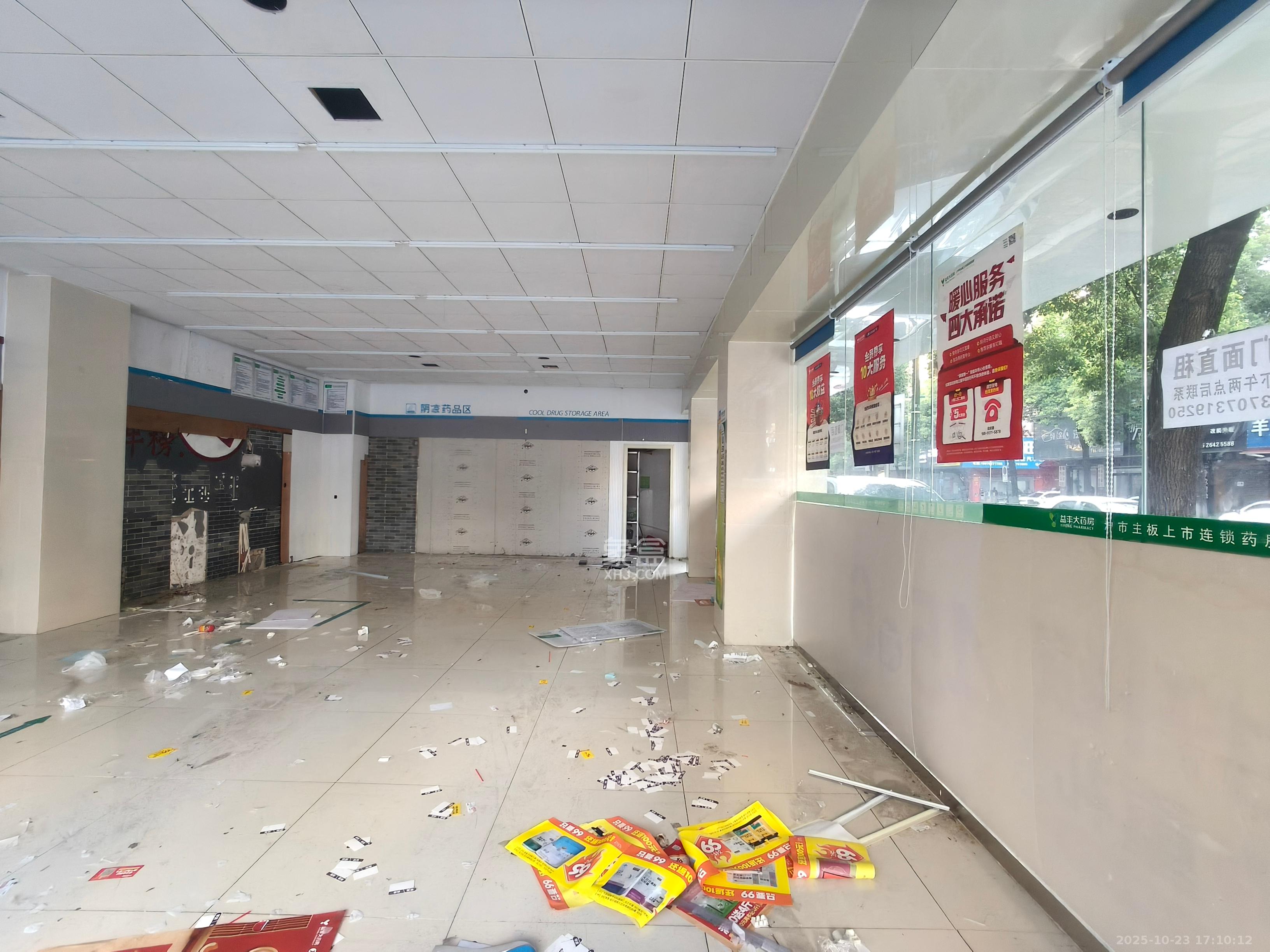 中南汽车世界   44.0㎡      8000.0元/月室内图