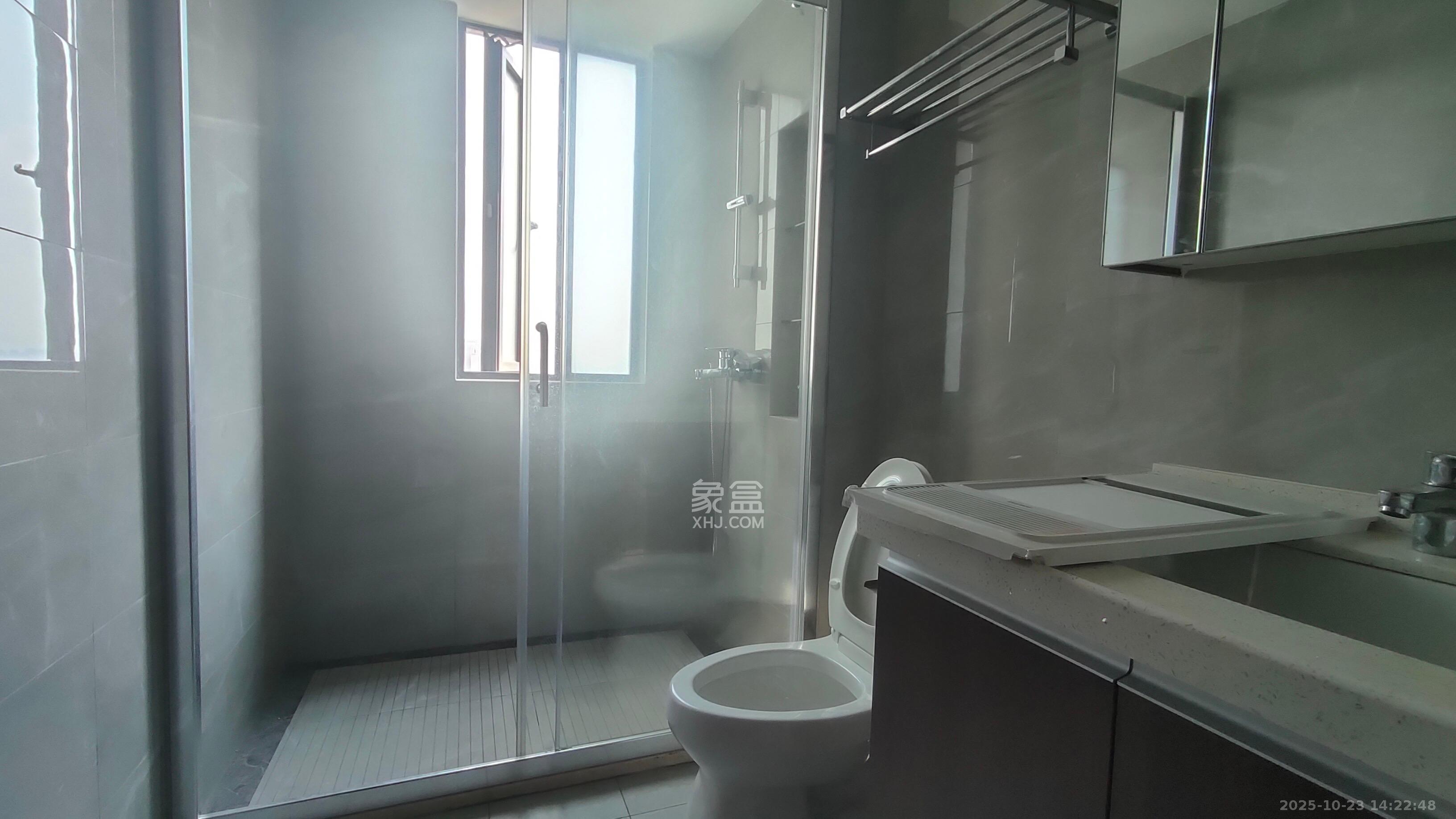 绿地长沙城际空间站(绿地新里佳苑)  4室2厅2卫    3000.0元/月 绿地长沙城际空间站(绿地新里佳苑)  4室2厅2卫    3000.0元/月室内图