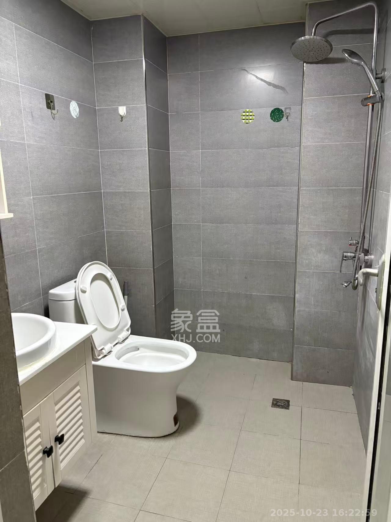 丰园城（鄱阳小区二期）  1室1厅1卫    1300.0元/月室内图