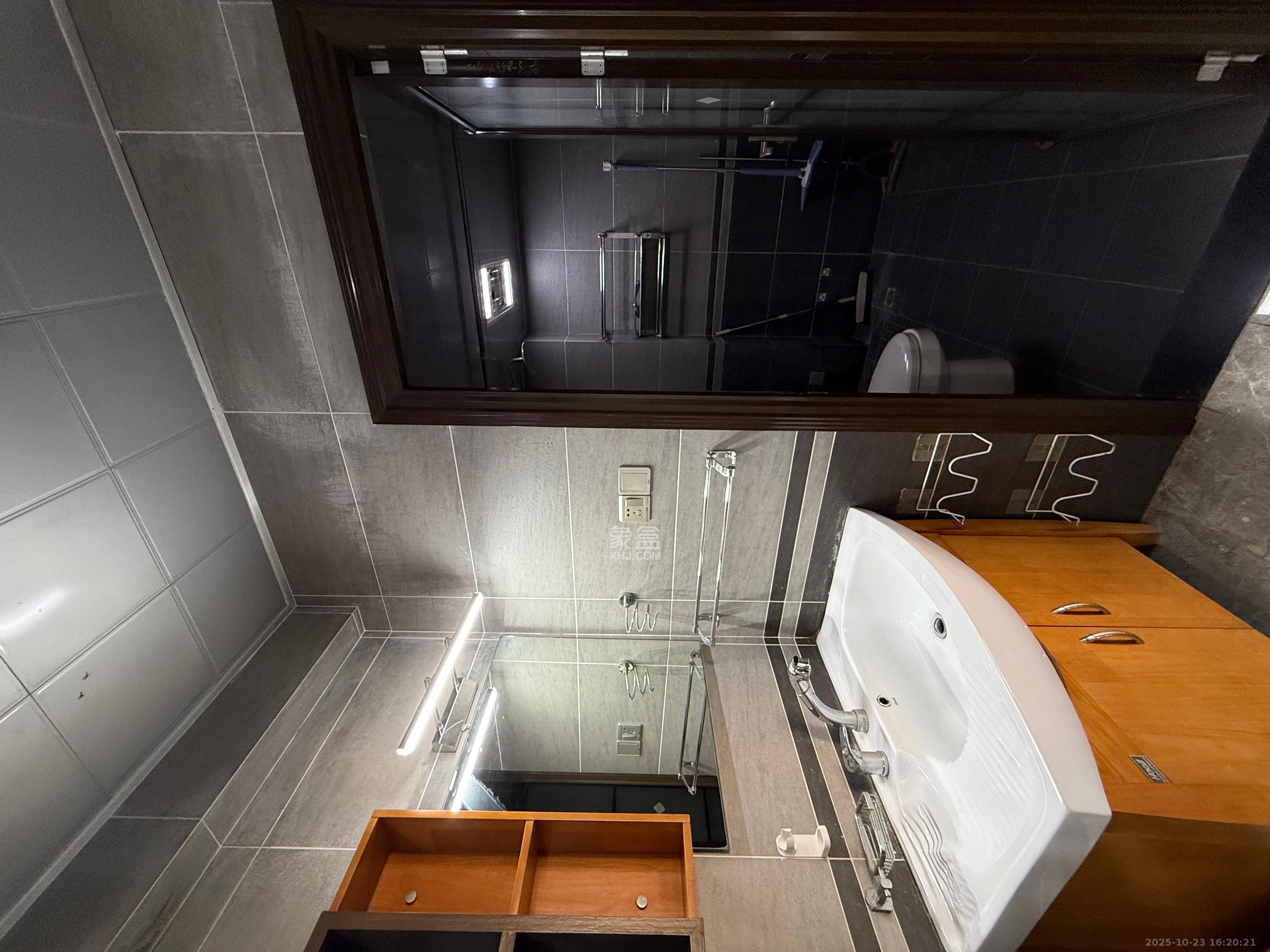 华润橡树湾  3室2厅2卫    2100.0元/月室内图