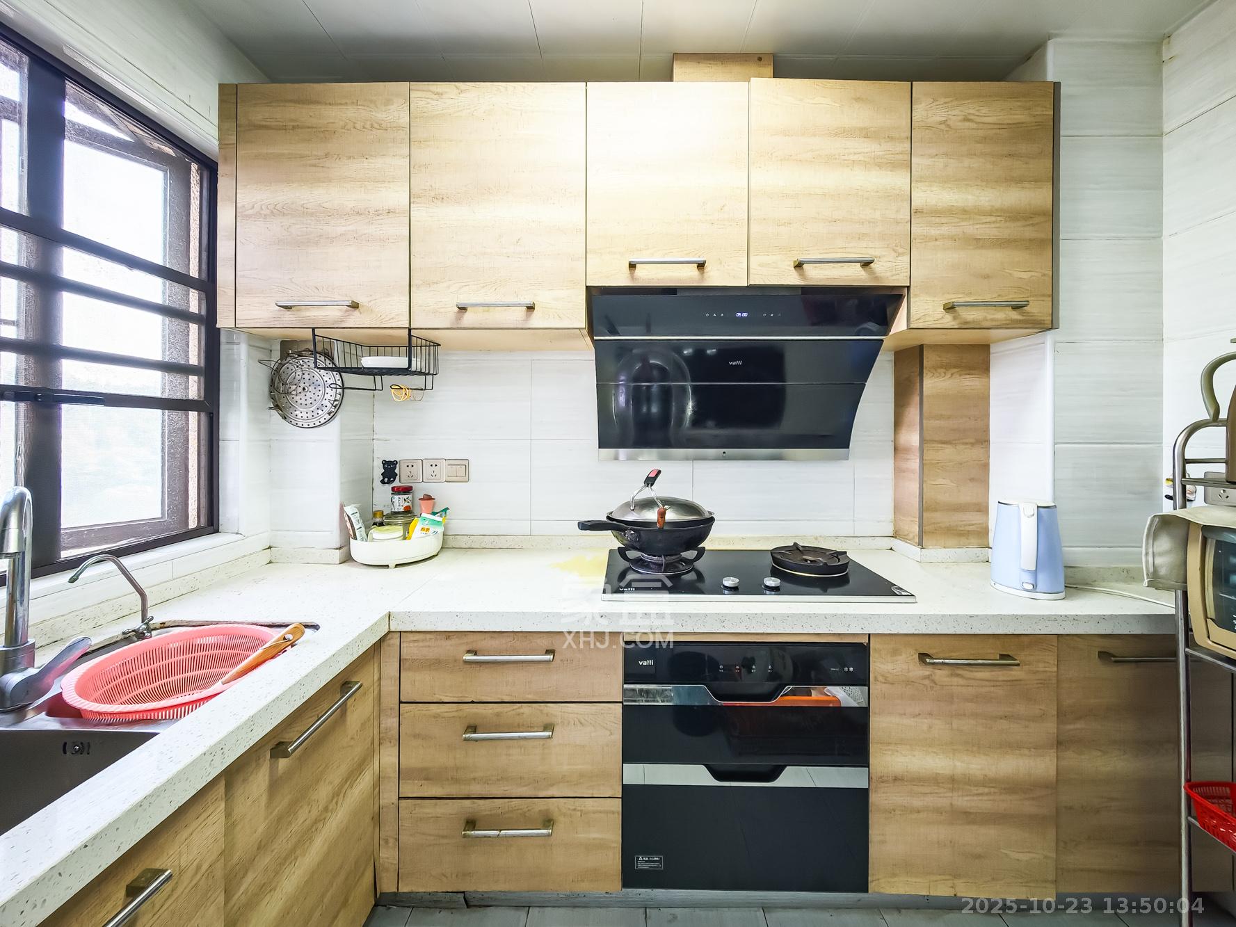 山语城三期  3室2厅2卫    88.0万厨房