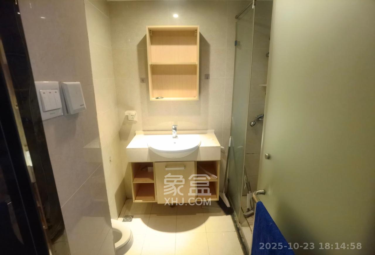 融科檀香山(融科紫檀、香山国际) 1室1厅1卫 1700.0元/月 融科檀香山(融科紫檀、香山国际) 1室1厅1卫 1700.0元/月室内图