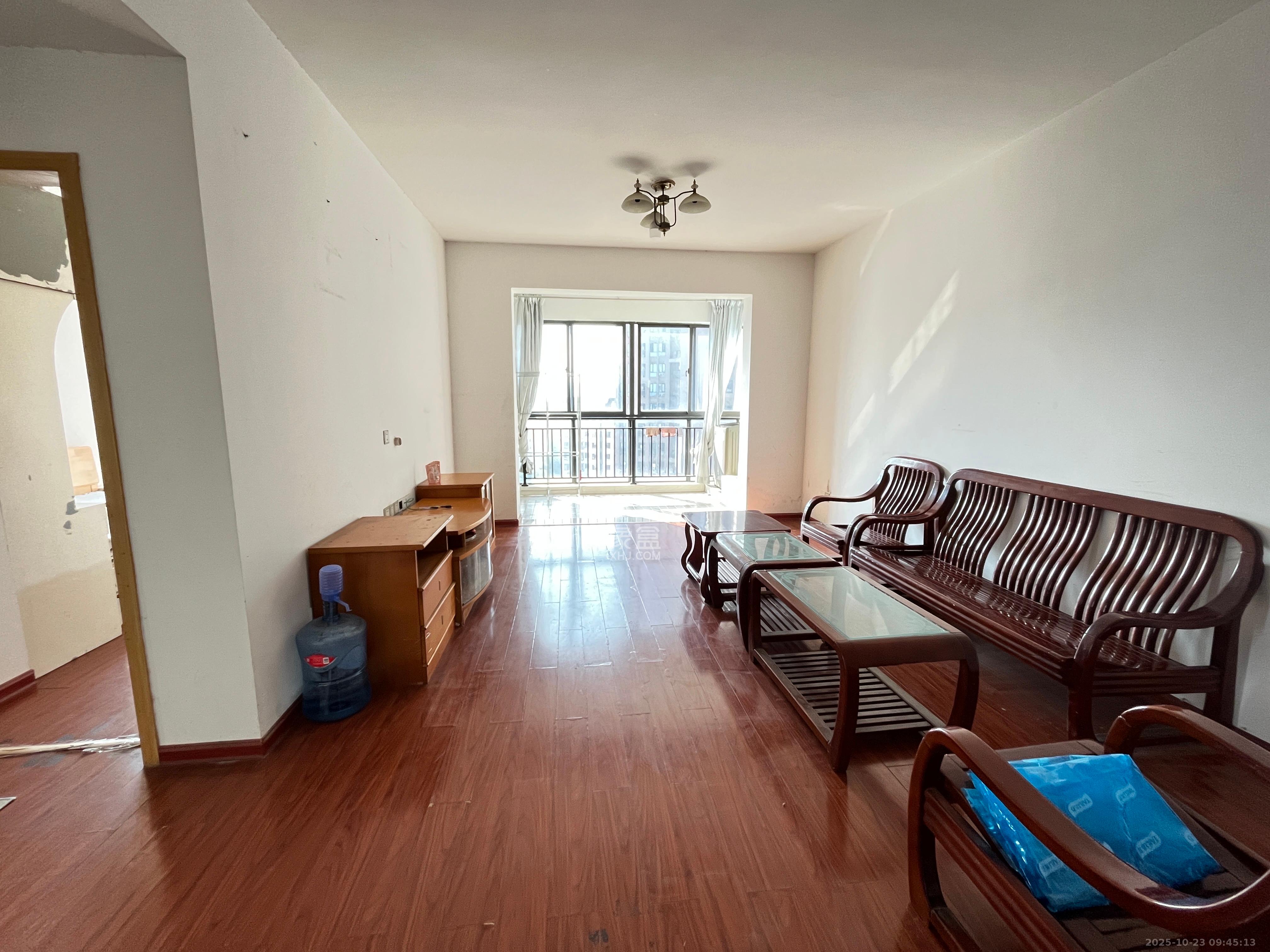 万象凯旋湾 3室2厅1卫 2200.0元/月 万象凯旋湾 3室2厅1卫 2200.0元/月室内图