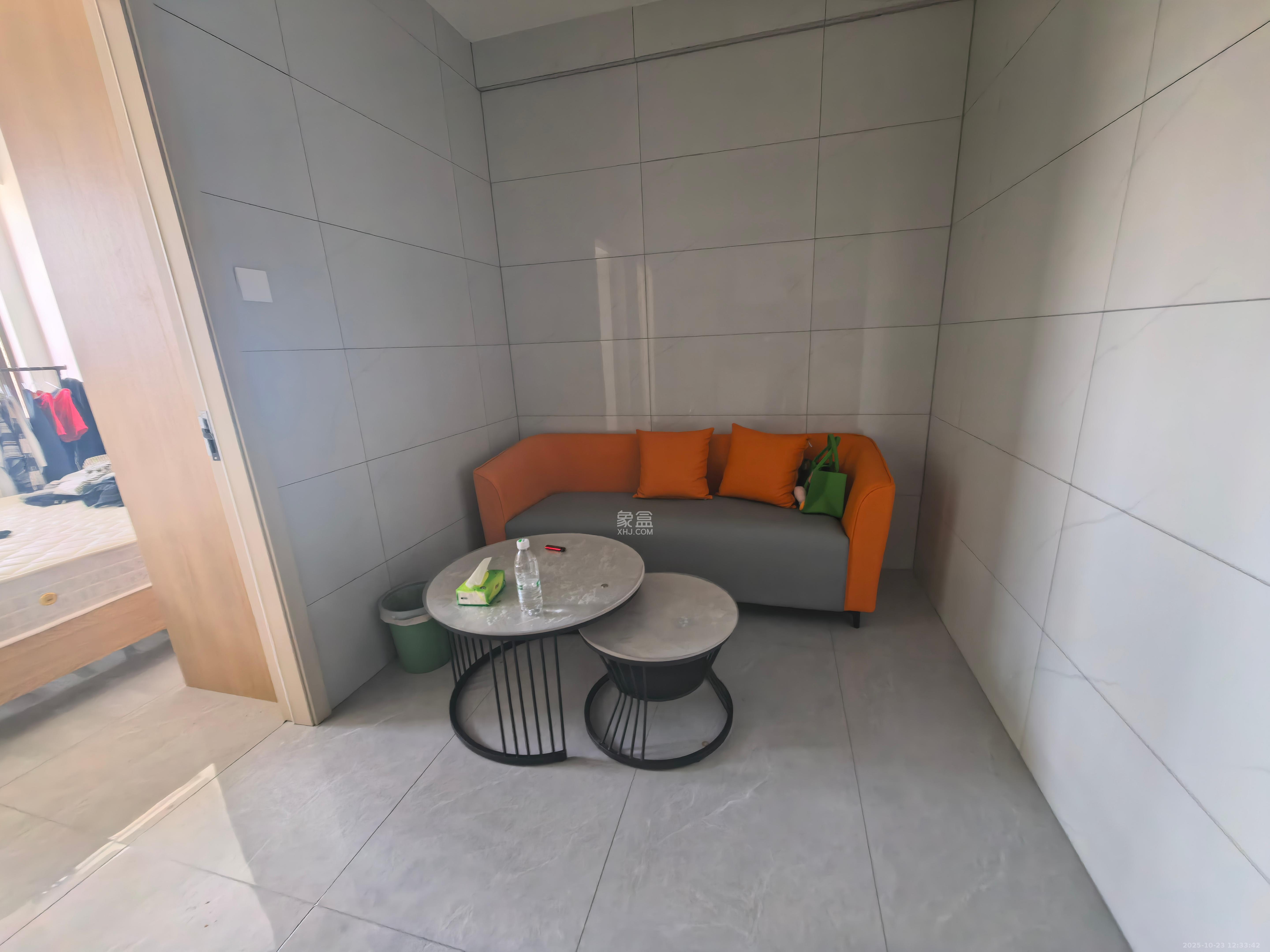 鄱阳汇金中心  2室1厅1卫    1800.0元/月室内图