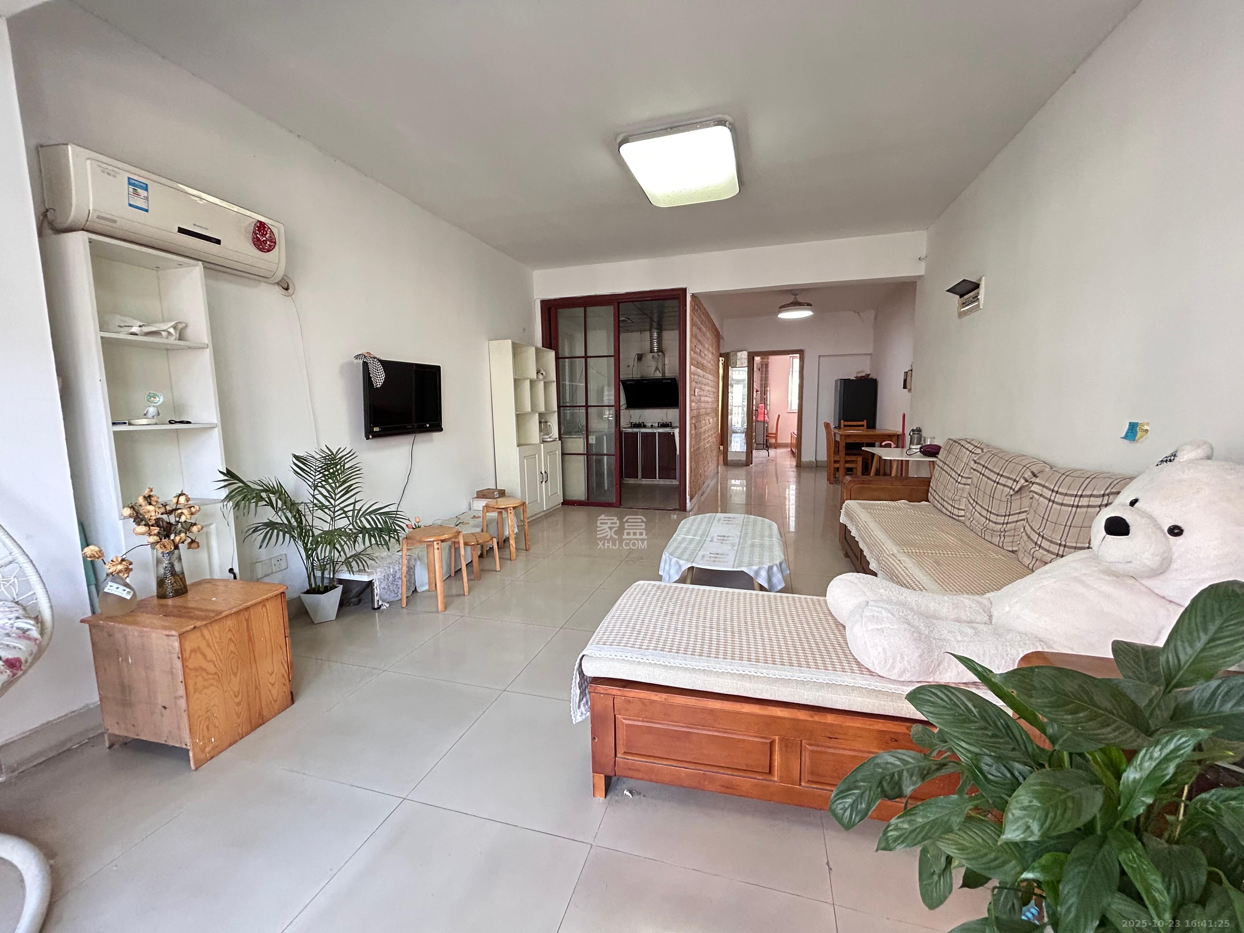 东南雅苑  2室2厅1卫    2200.0元/月 东南雅苑  2室2厅1卫    2200.0元/月室内图