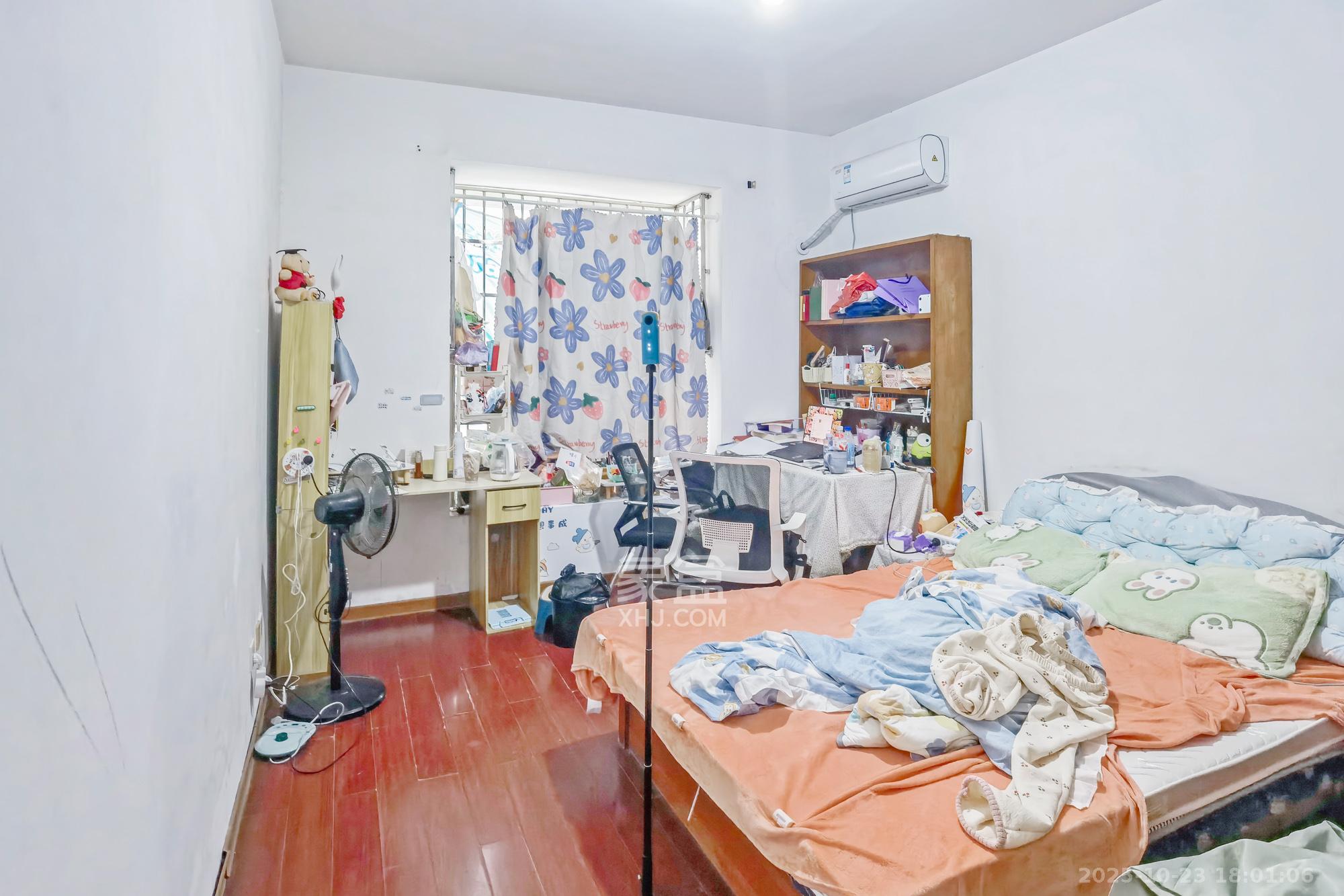 科技公寓  3室2厅2卫    128.8万卧室