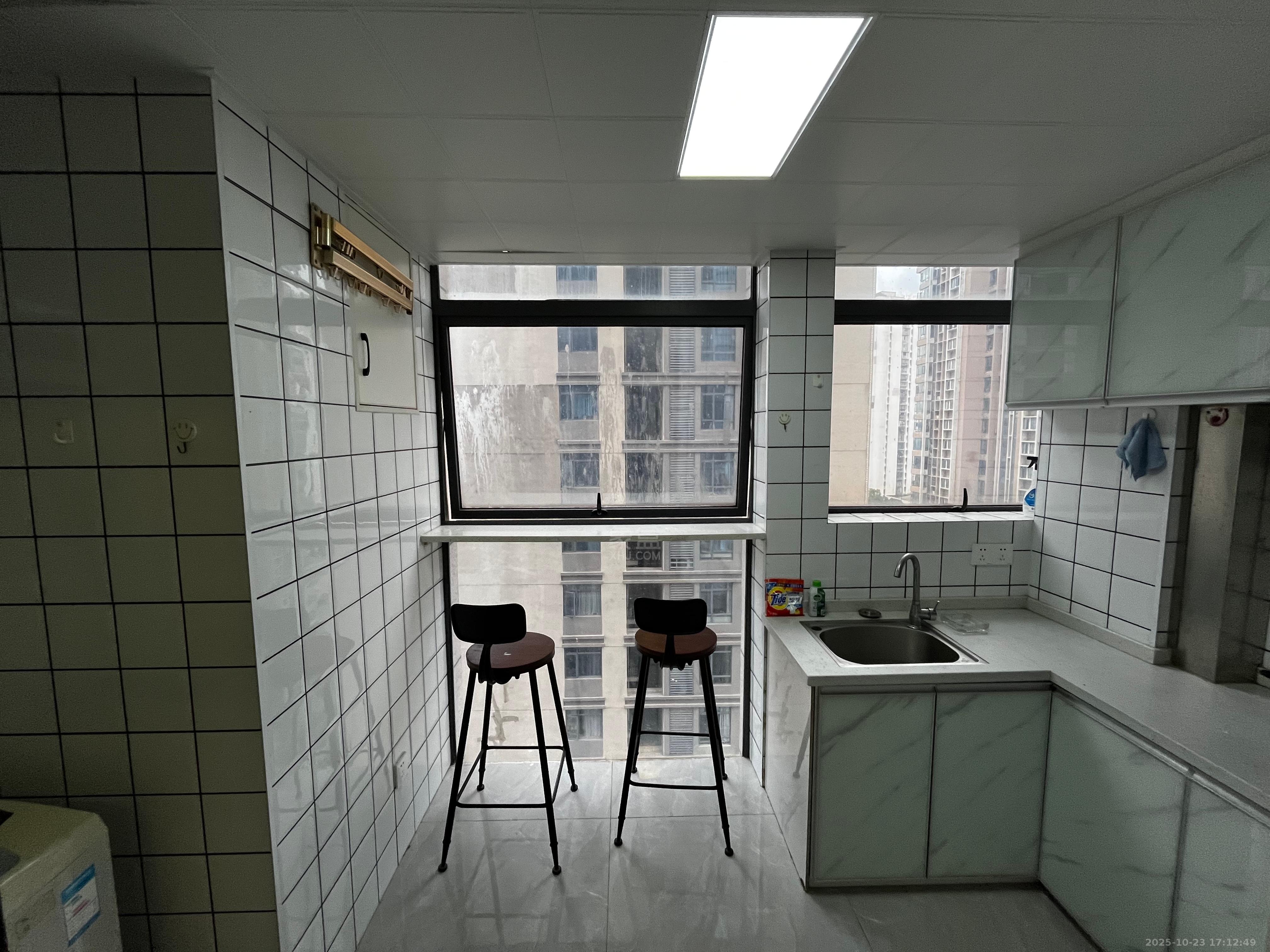 流金岁月-华晨国际  1室1厅1卫    1400.0元/月室内图