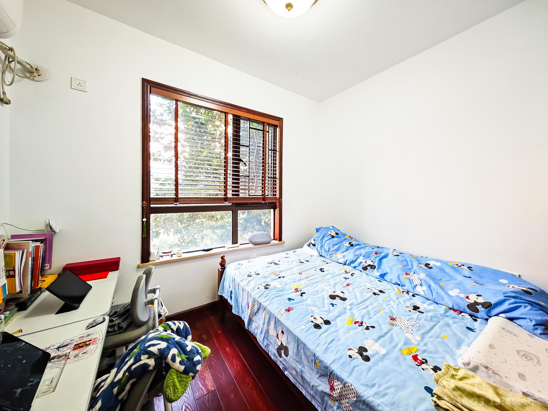 山语城二期  3室2厅1卫    68.0万卧室