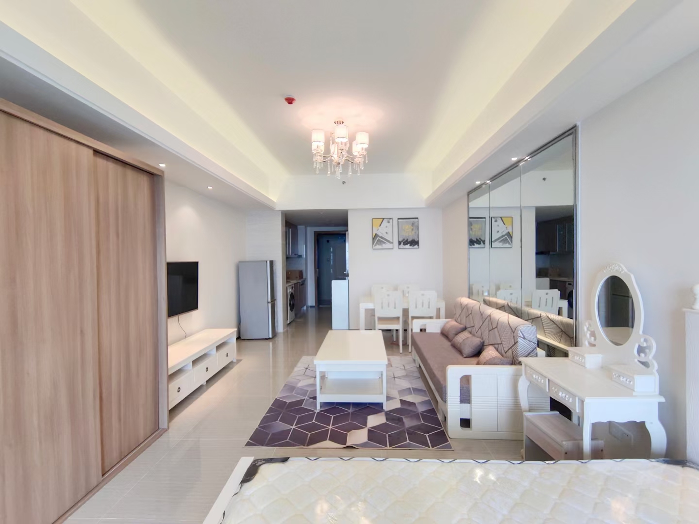 恒大外滩 1室1厅1卫 2300.0元/月 恒大外滩 1室1厅1卫 2300.0元/月室内图