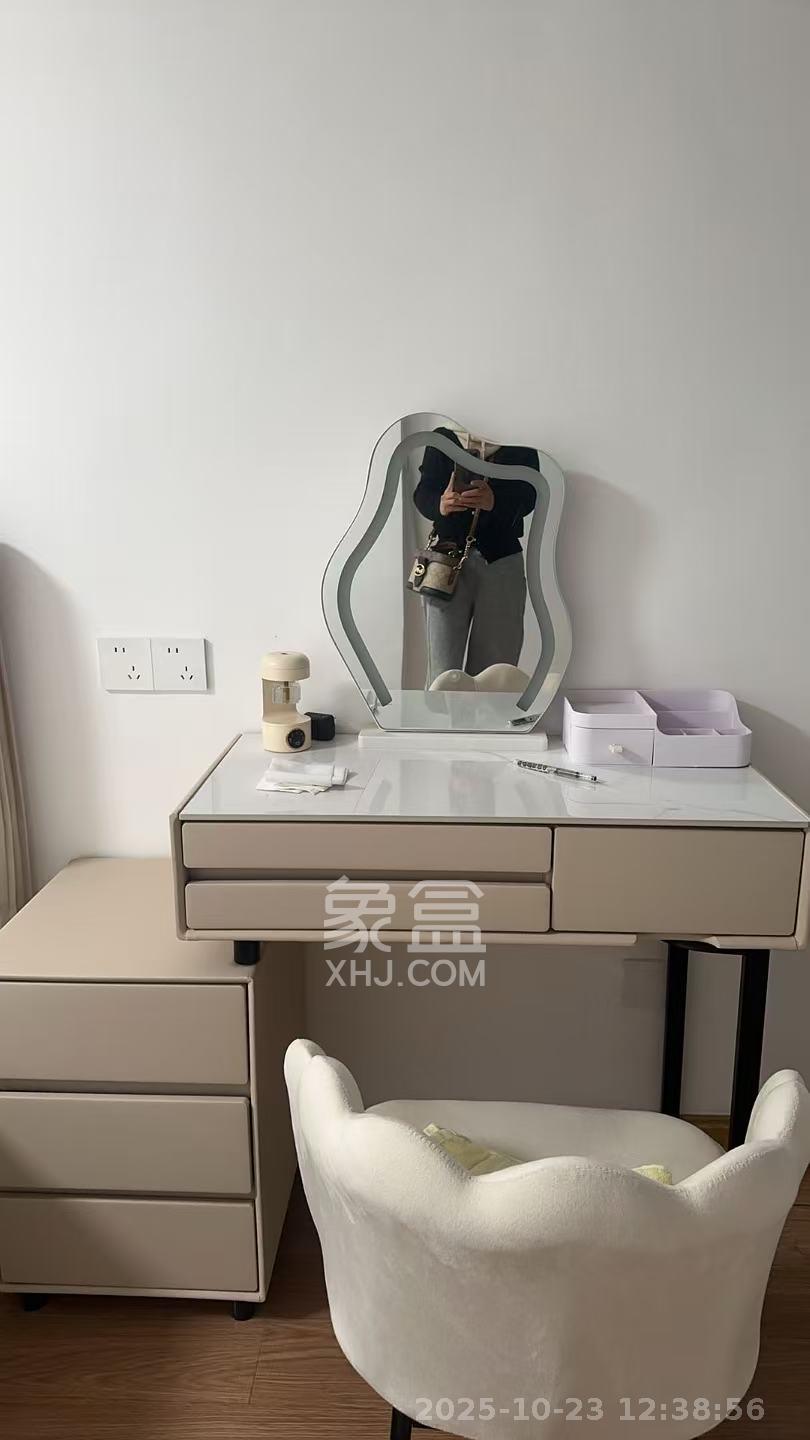 西牌楼社区 1室1厅1卫 1500.0元/月 西牌楼社区 1室1厅1卫 1500.0元/月室内图