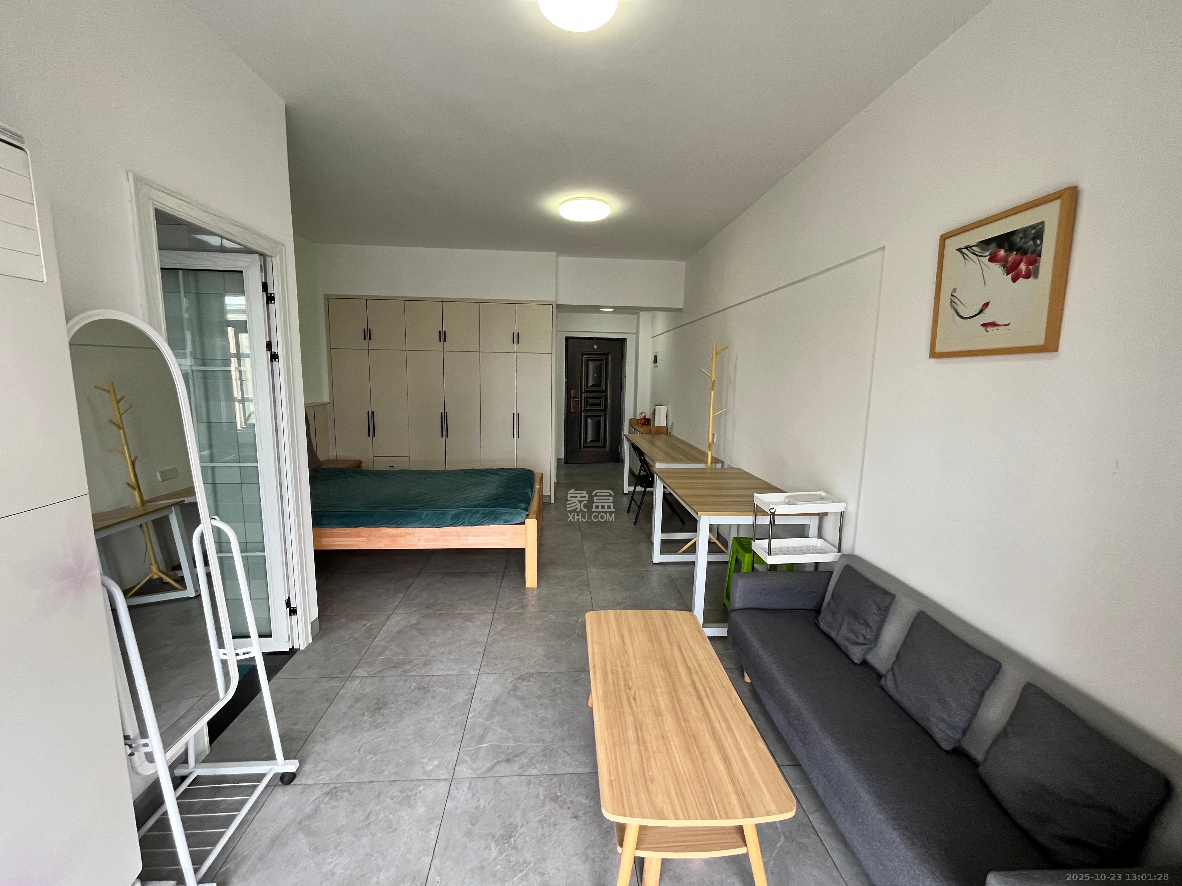 天健芙蓉盛世一期  1室1厅1卫    1700.0元/月室内图