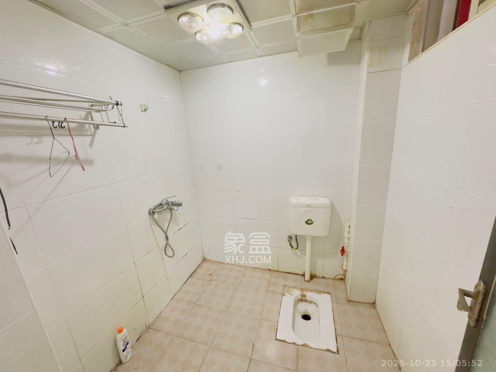 中南汽车世界 2室2厅1卫 1000.0元/月 中南汽车世界 2室2厅1卫 1000.0元/月室内图