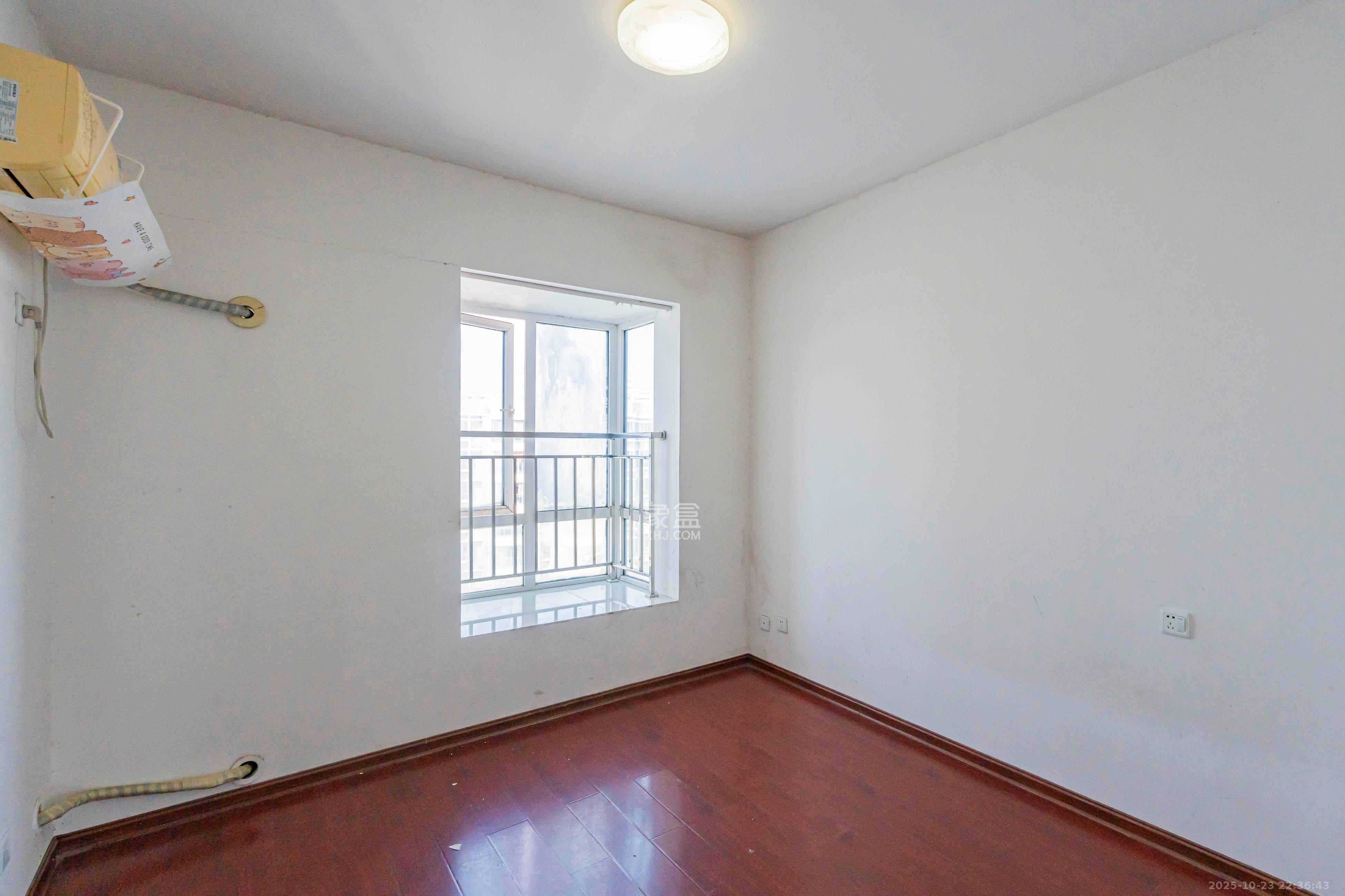 凯乐国际城  2室2厅1卫    85.0万 凯乐国际城  2室2厅1卫    85.0万卧室