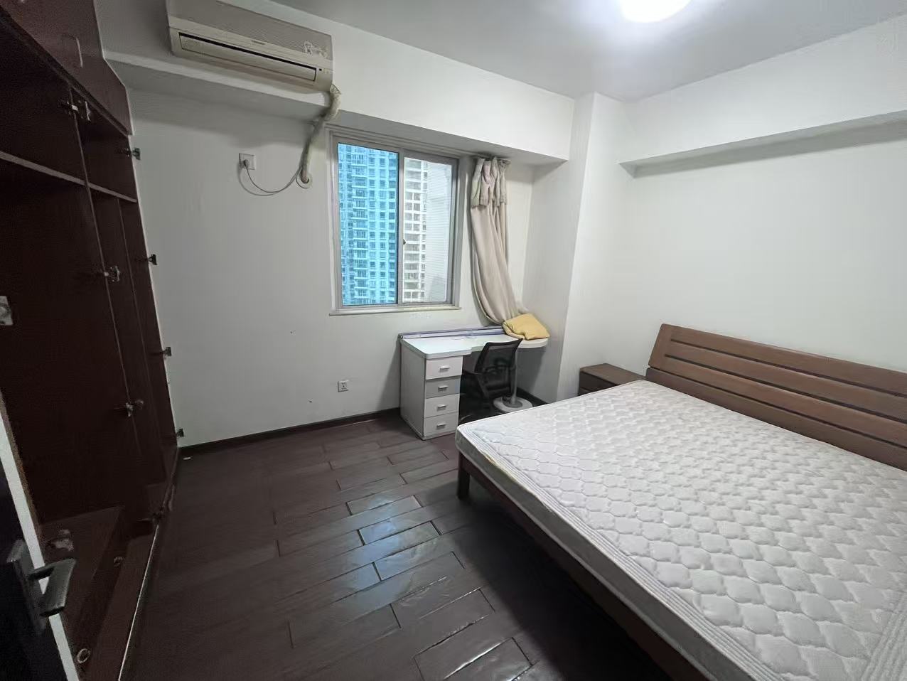 世贸中心  1室0厅0卫    3500.0元/月 世贸中心  1室0厅0卫    3500.0元/月室内图